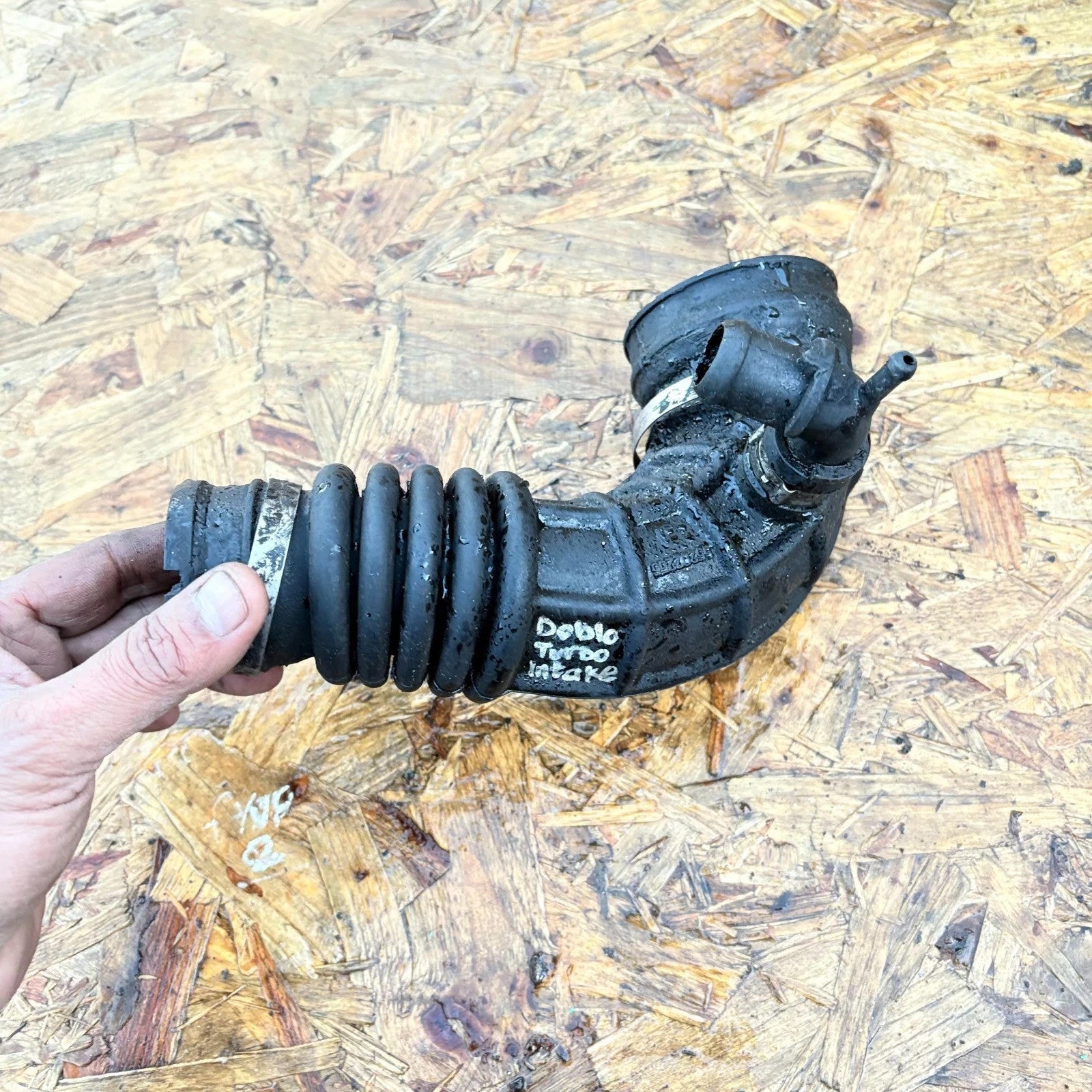 Fiat Doblo 1.9 JTD 20012010 Air Intake Filter Hose 55202255