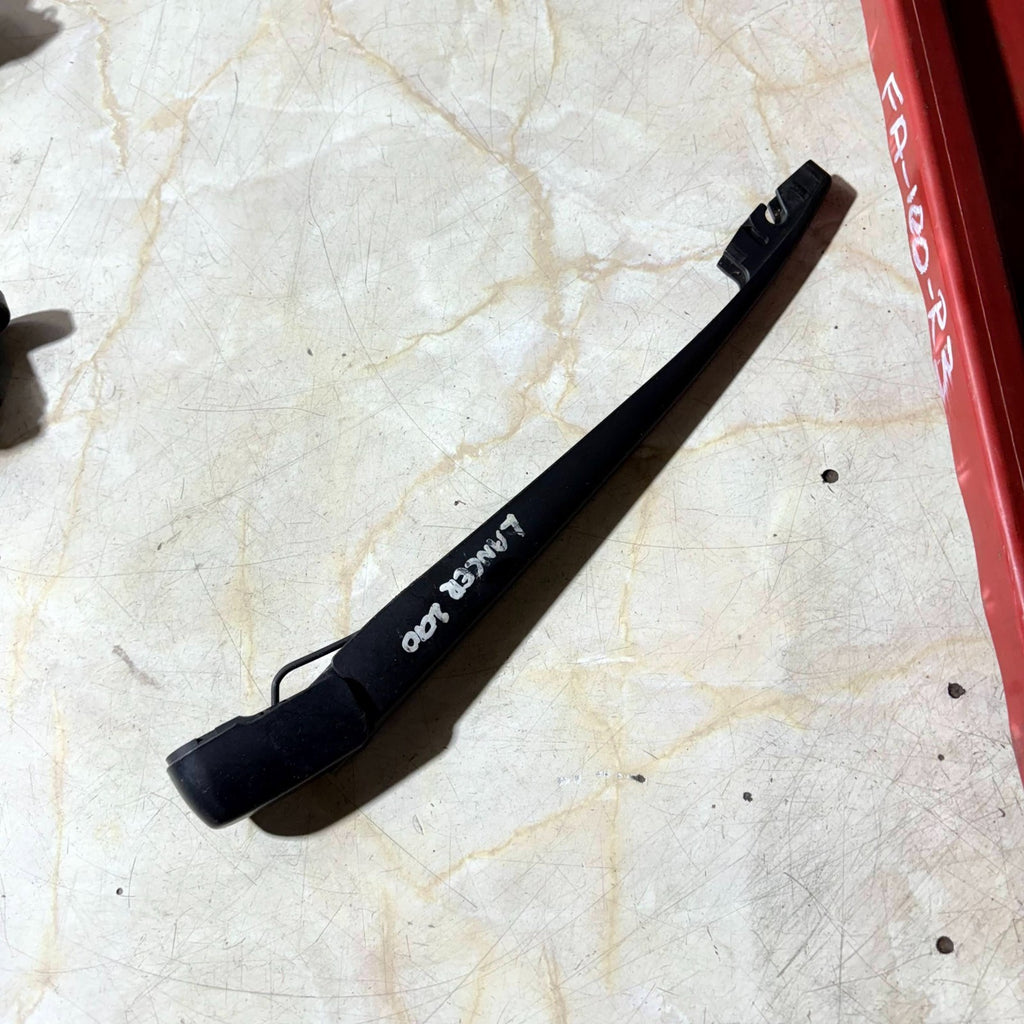 Mitsubishi Lancer Sportback 2010-2011 5 Door Rear Windscreen Wiper Arm 8253A079