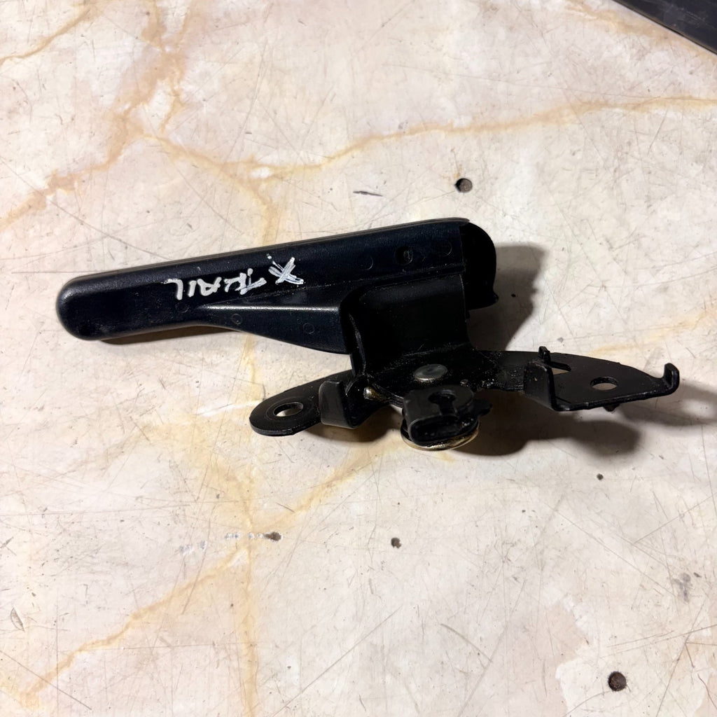 NISSAN X-TRAIL T30 2001-2007 FUEL FILLER FLAP RELEASE HANDLE LEVER
