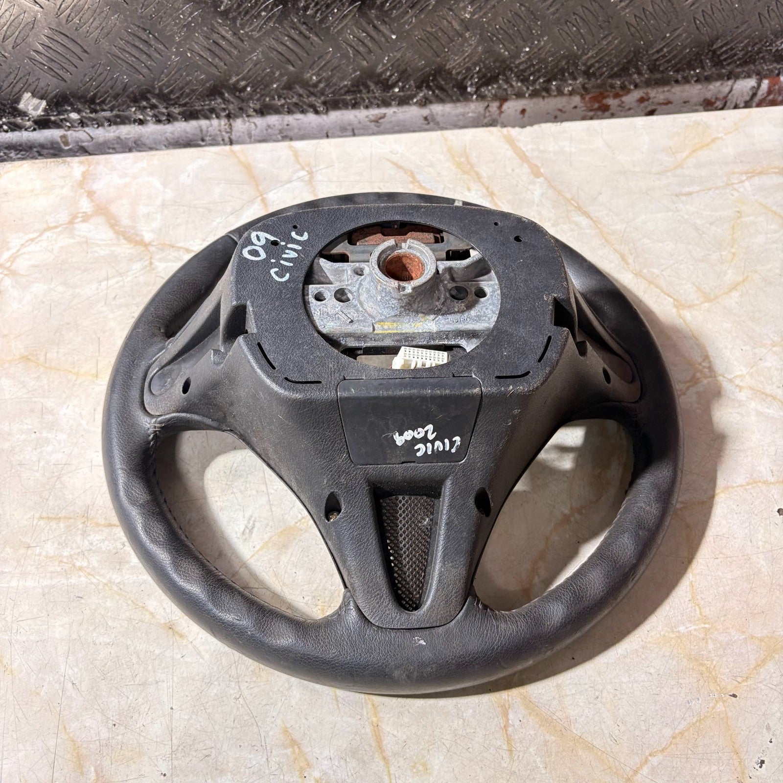 HONDA CIVIC MK8 2005-2011 LEATHER MULTIFUNCTION STEERING WHEEL 78500-SMJ-J541-M1