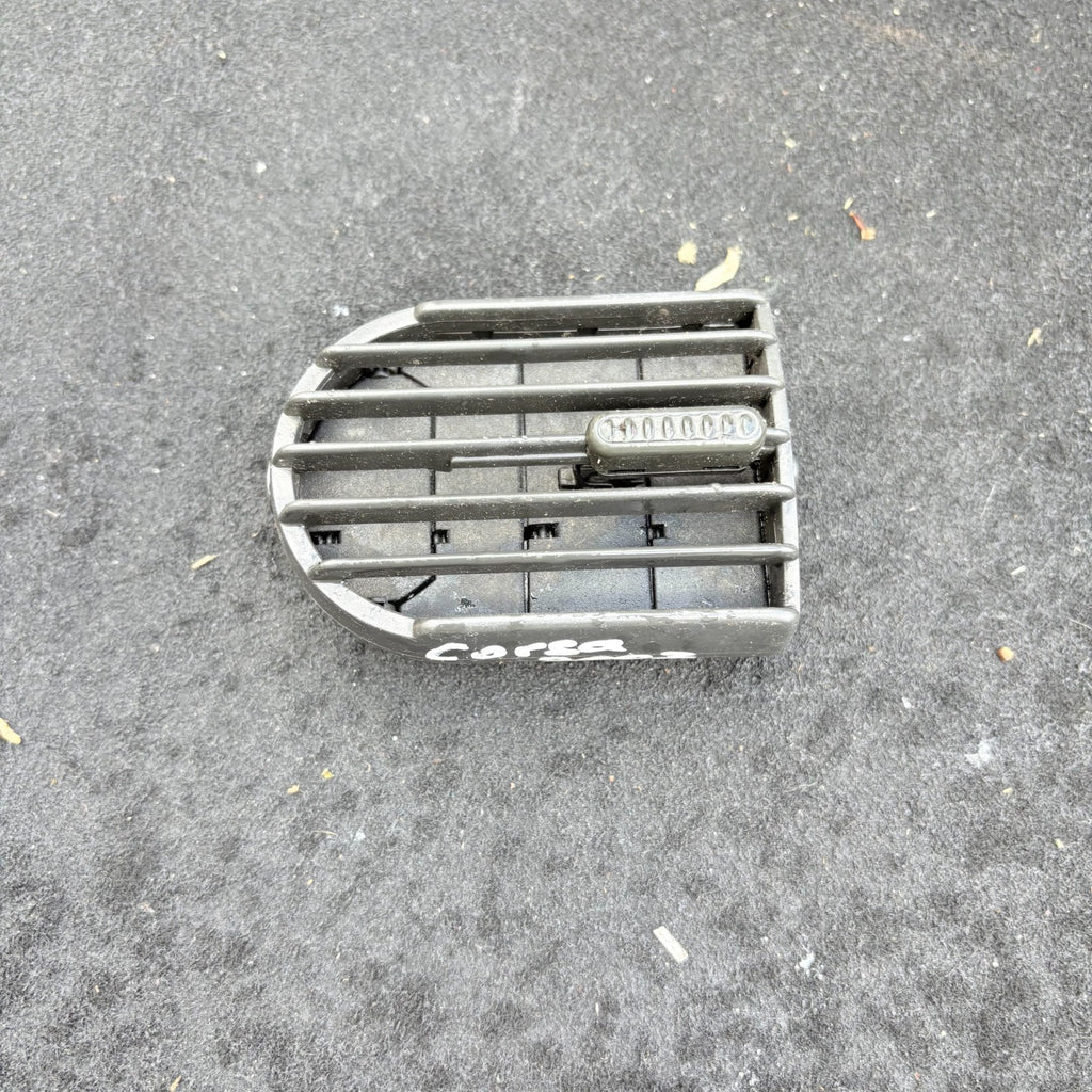 Center-Left Dashboard Air Vent Opel Corsa C 2003