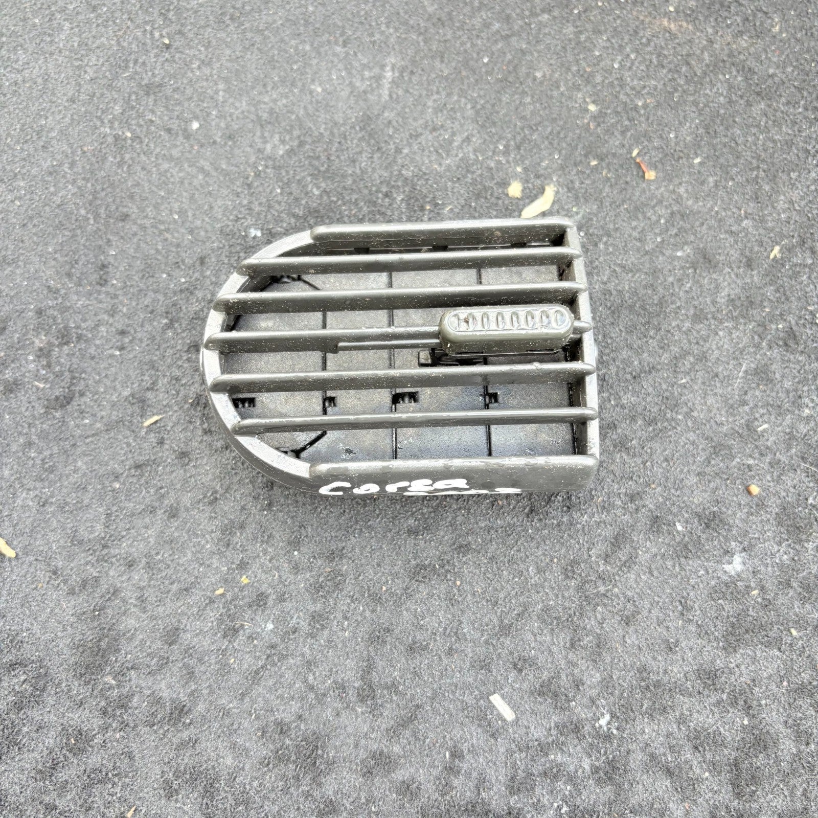 Center-Left Dashboard Air Vent Opel Corsa C 2003