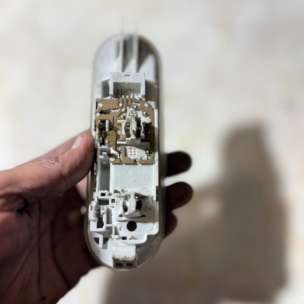 RENAULT CLIO MK3 2009-2011 Roof Light