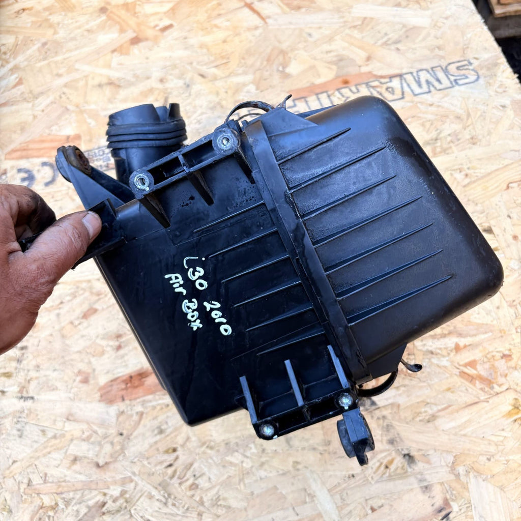 2010 HYUNDAI I30 1.6 DIESEL AIR FILTER HOUSING BOX 281002H200