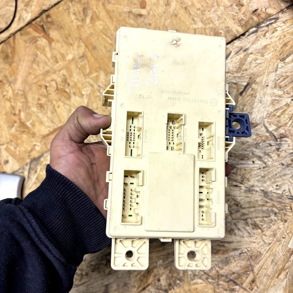 SsangYong Tivoli Relay Fuse Box Junction Box 82150-35242 (2017-2018) ELX 1.6