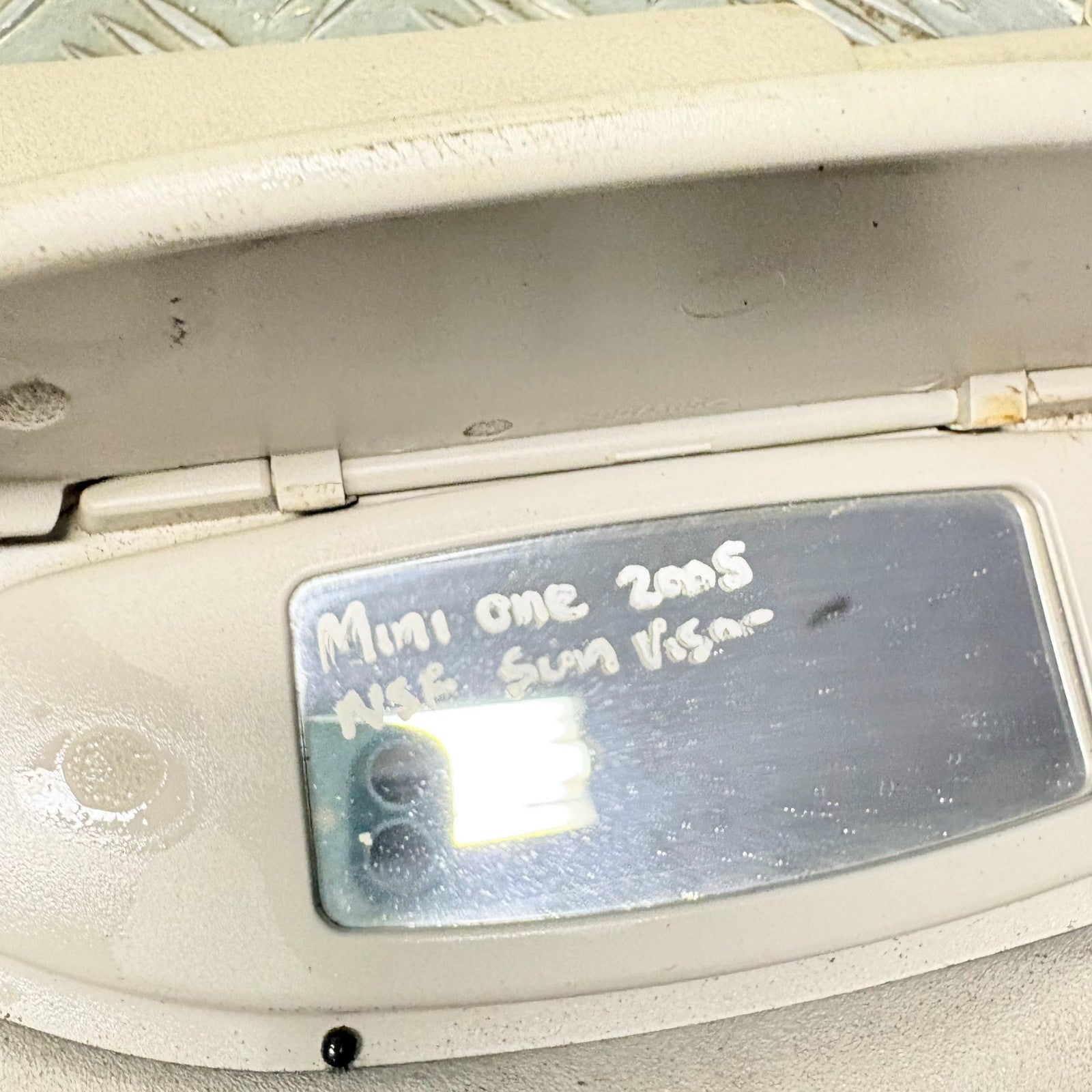 MINI COOPER ONE R50 R53 2001-2006 PASSENGER LEFT SUN VISOR