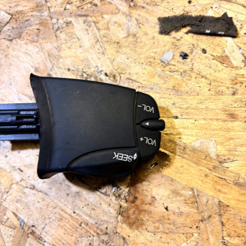 FORD TRANSIT CONNECT 2005 RADIO VOL VOLUME CONTROL SWITCH STALK G952A NSF