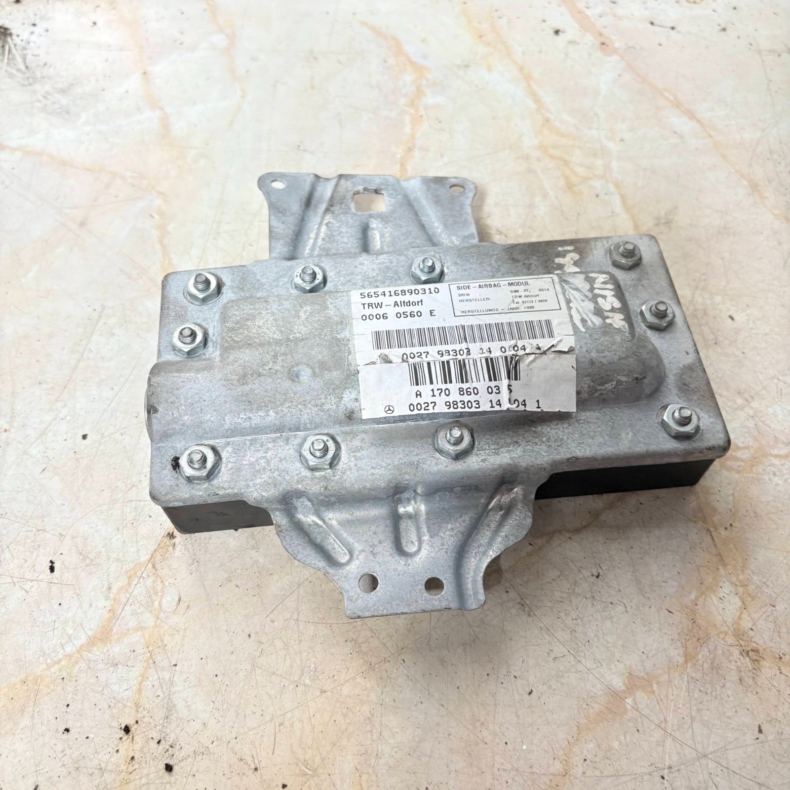 Mercedes W202 W208 Front Left N/S Door Card Air Module A1708600305