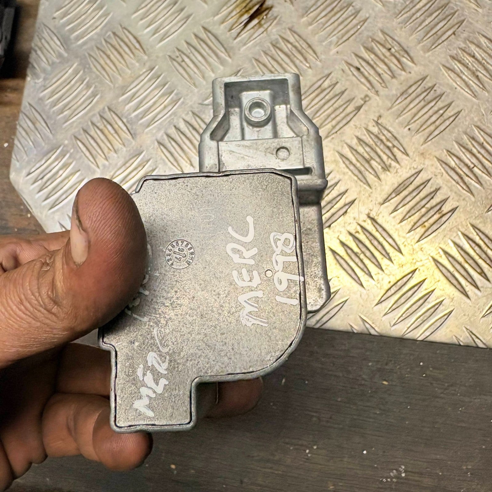 Mercedes Benz 1998 Ignition Switch Lock Control Module Key