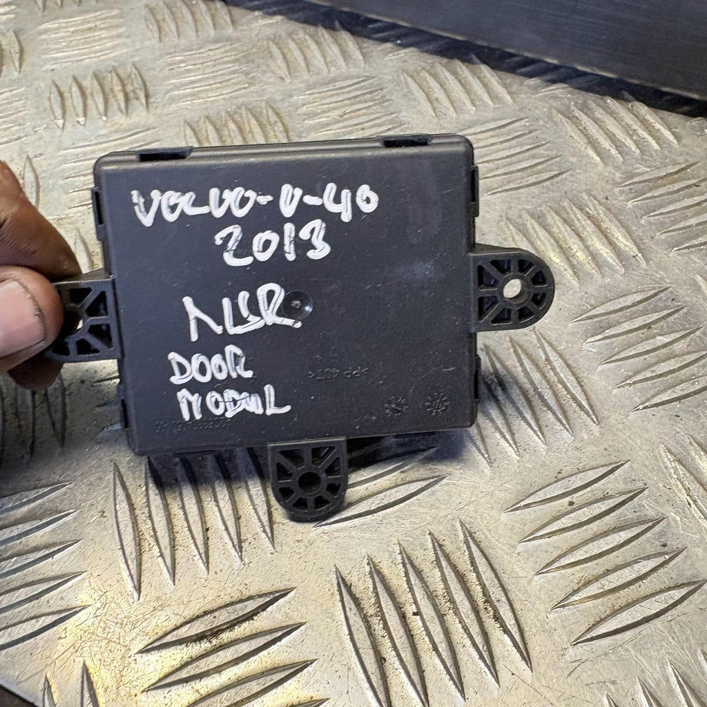 VOLVO V40 2012-2019 REAR LEFT PASSENGER DOOR CONTROL MODULE UNIT 31318954