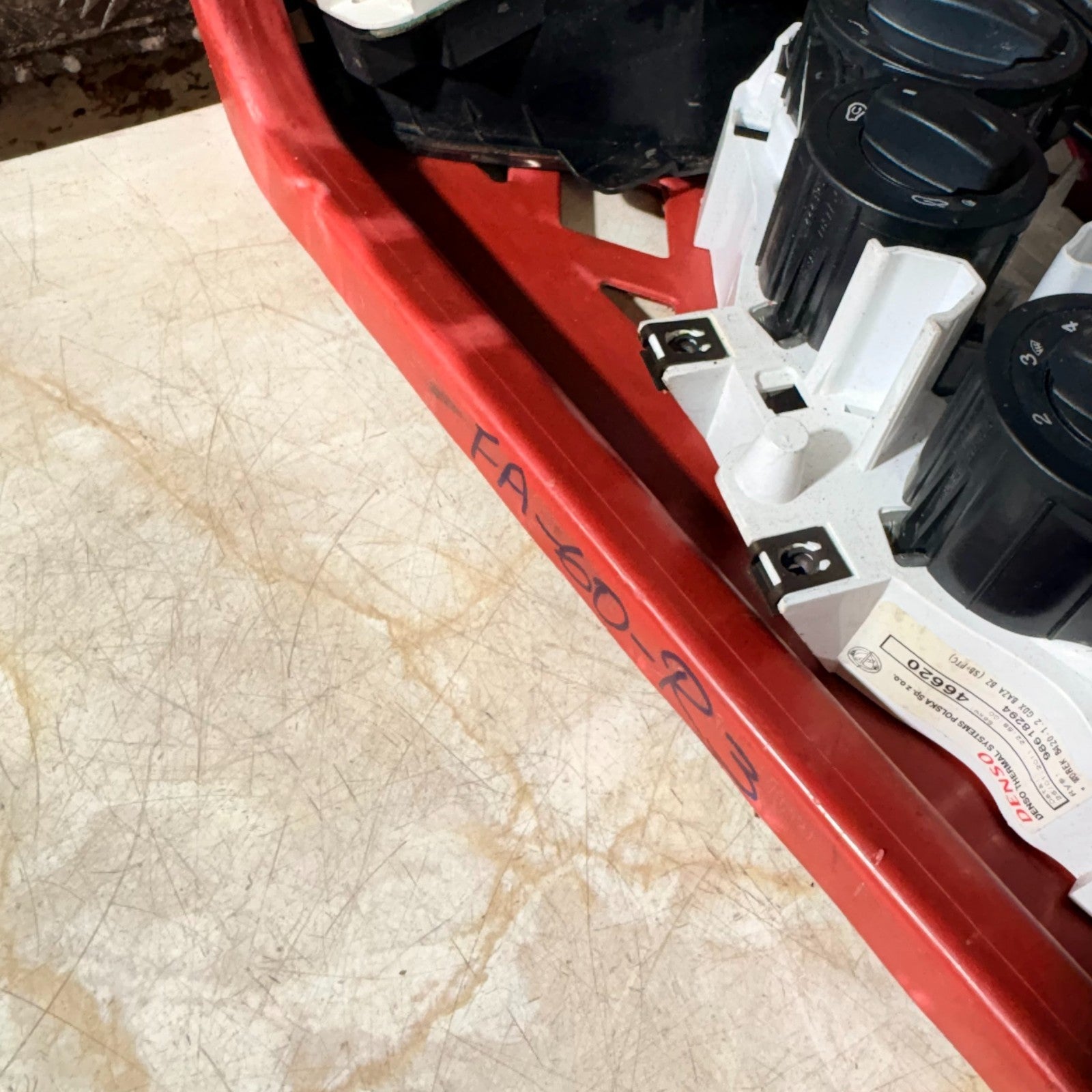 Vauxhall Astra H Mk5 2004-2011 5 Door Fuel Filler Flap Cover White 13111597