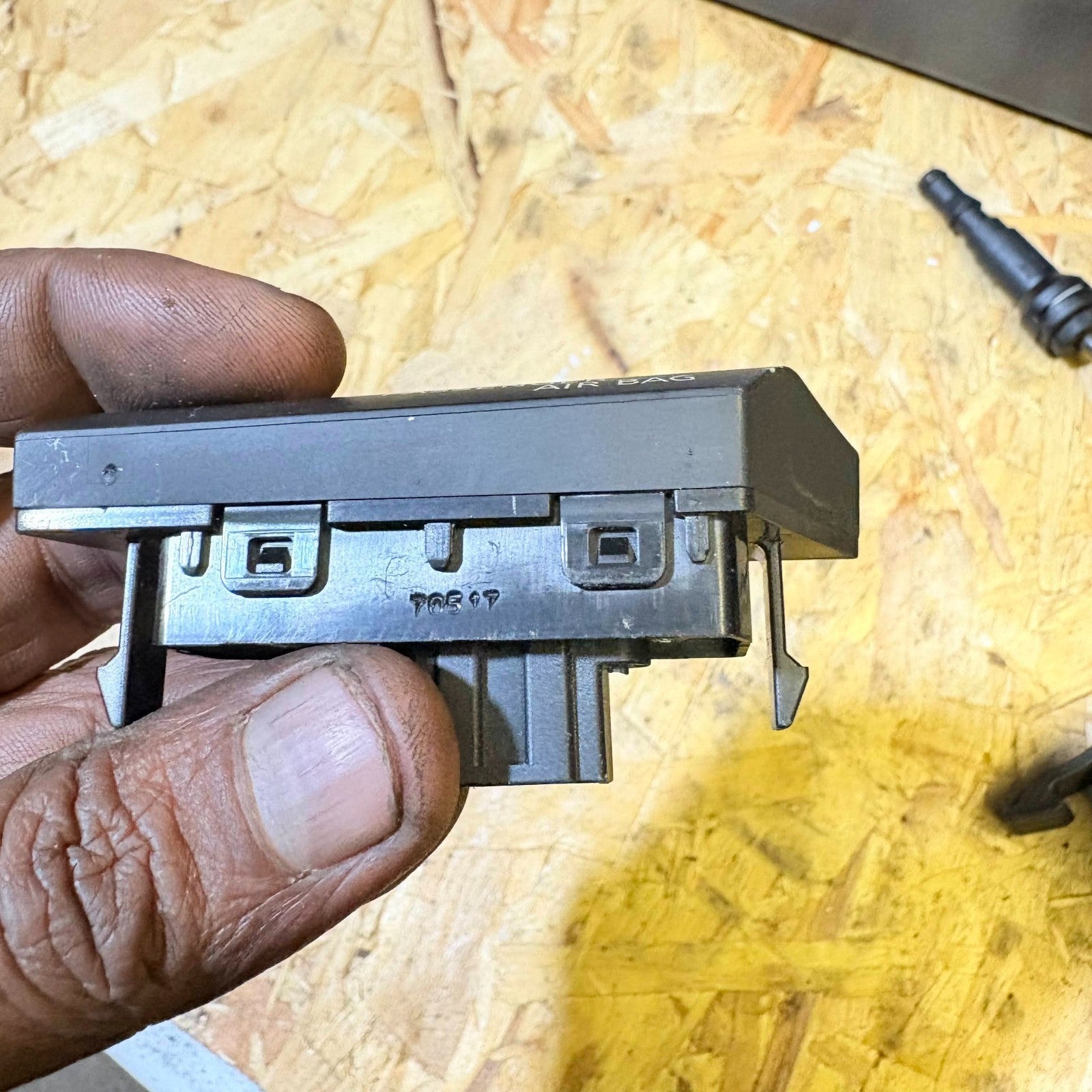Nissan MICRA K14 Induction Charger