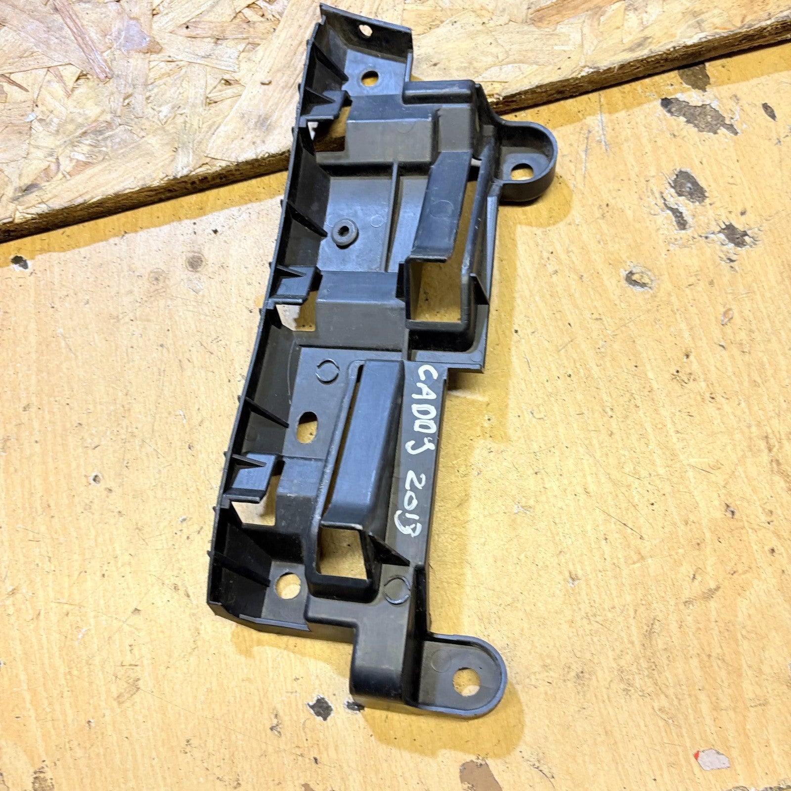 Volkswagen Caddy 2013 Van Bumper Bracket 2K0807394