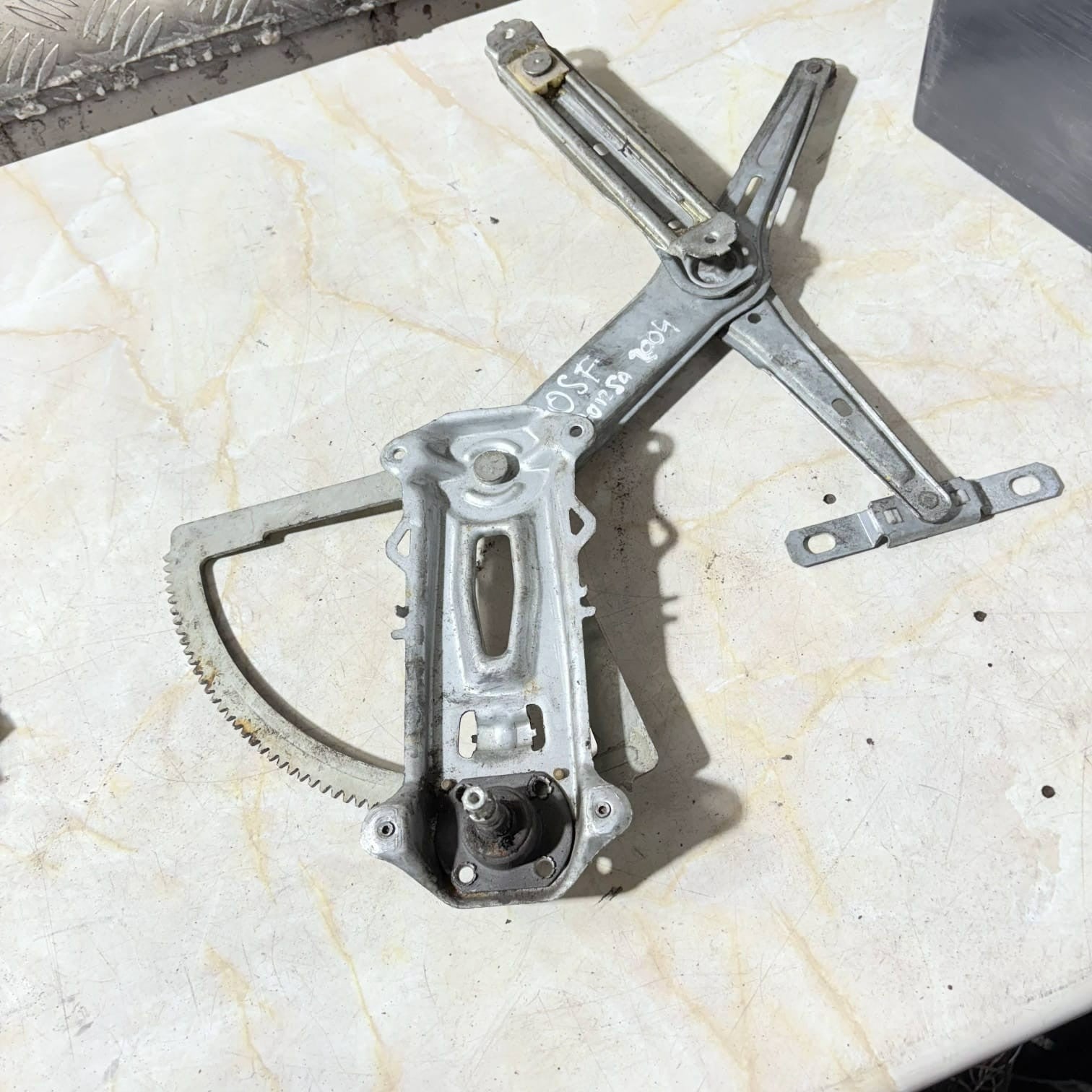 Vauxhall Corsa C 3 Door Front Right Manual Window Regulator 09113360 2000-2006