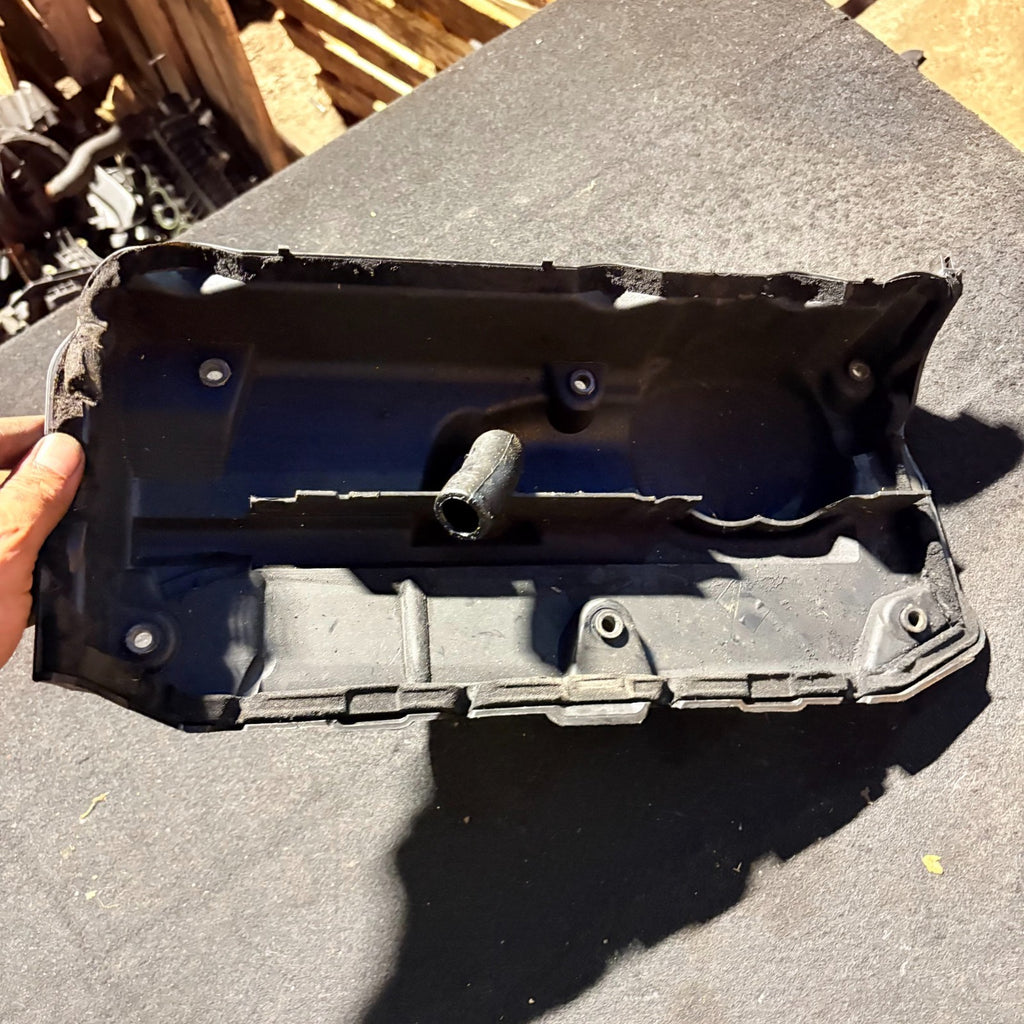 Mercedes Vito Viano W638 1996-2003 Engine Rocker Valve Cover A6110161524 Diesel