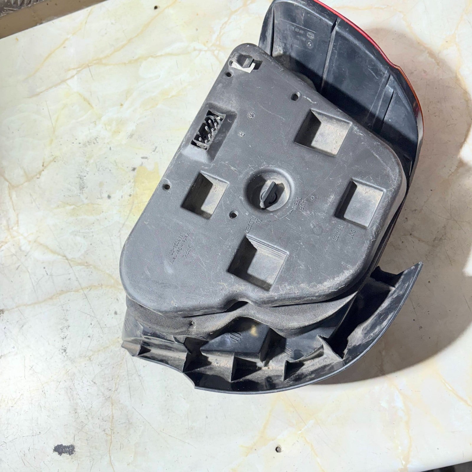 1998-2000 BMW 5 SERIES REAR TAILLIGHT LAMP