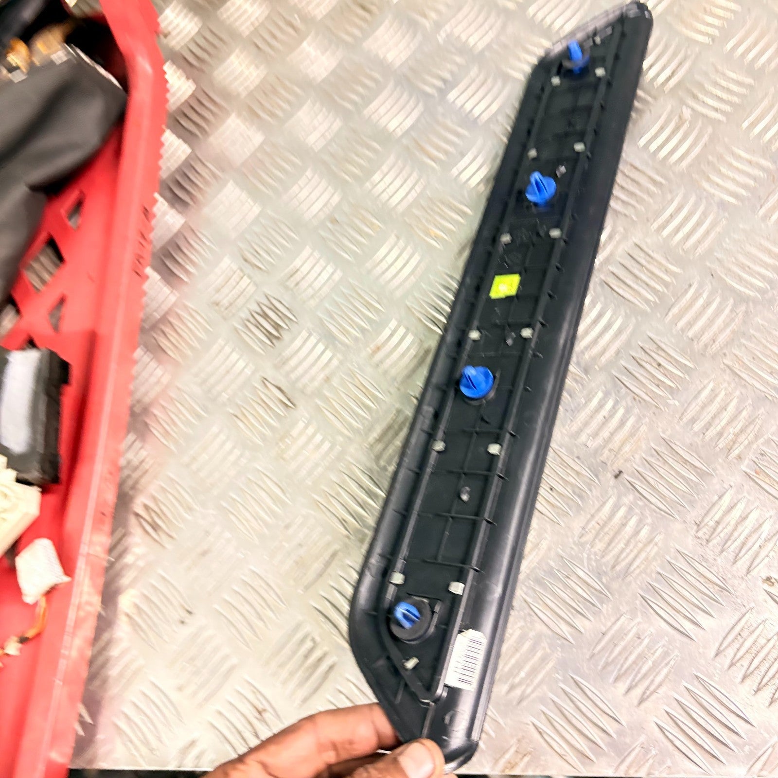 HYUNDAI I40 2017 REAR LEFT SIDE DOOR SILL STEP COVER TRIM