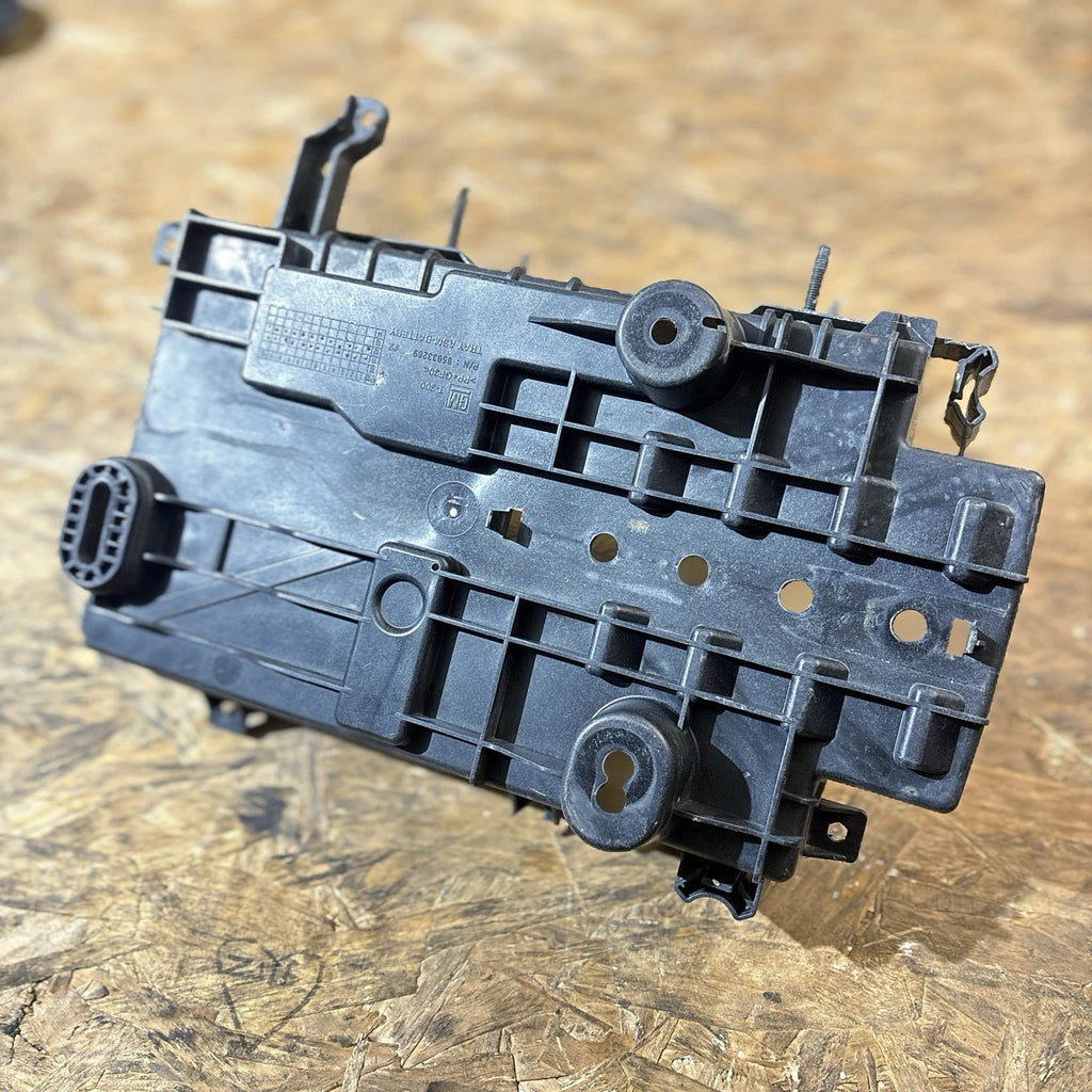 VAUXHALL OPEL Mokka 1.7 Mk1 DIESEL 2013 Battery Holder Tray 95933269