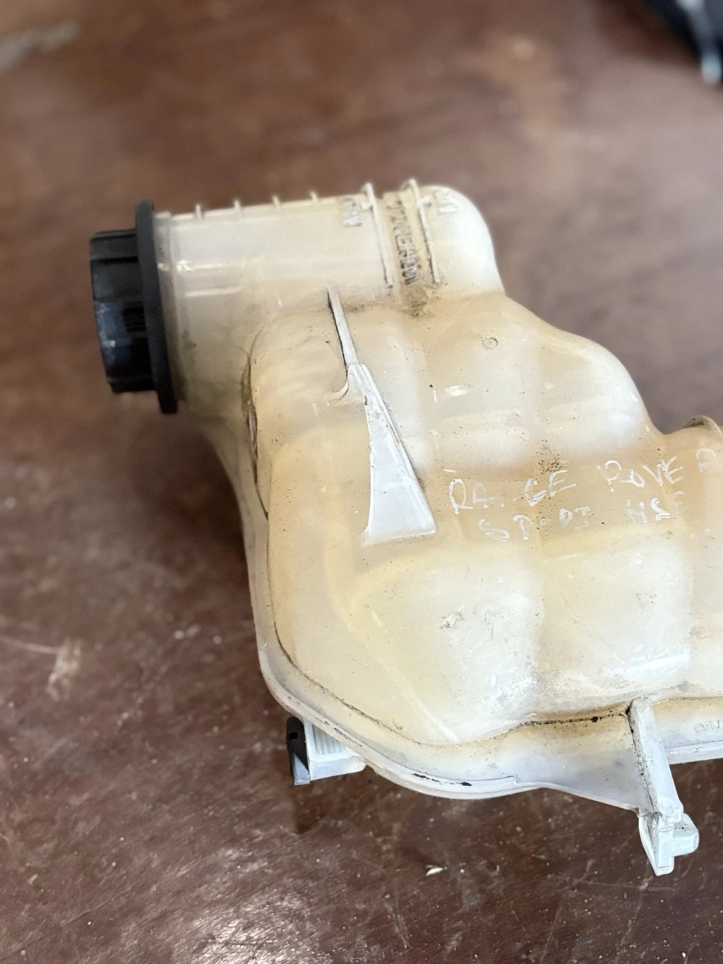 Range Rover Sport 2018 L494 3.0 Diesel Expansion Tank CPLA8A080AA