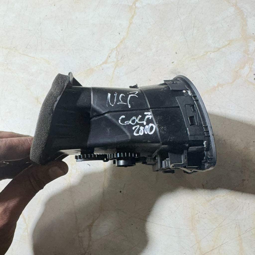 2008-2012 VW GOLF MK6 N/S PASSENGER SIDE AIR VENT DASH VENT 5K0 819 709