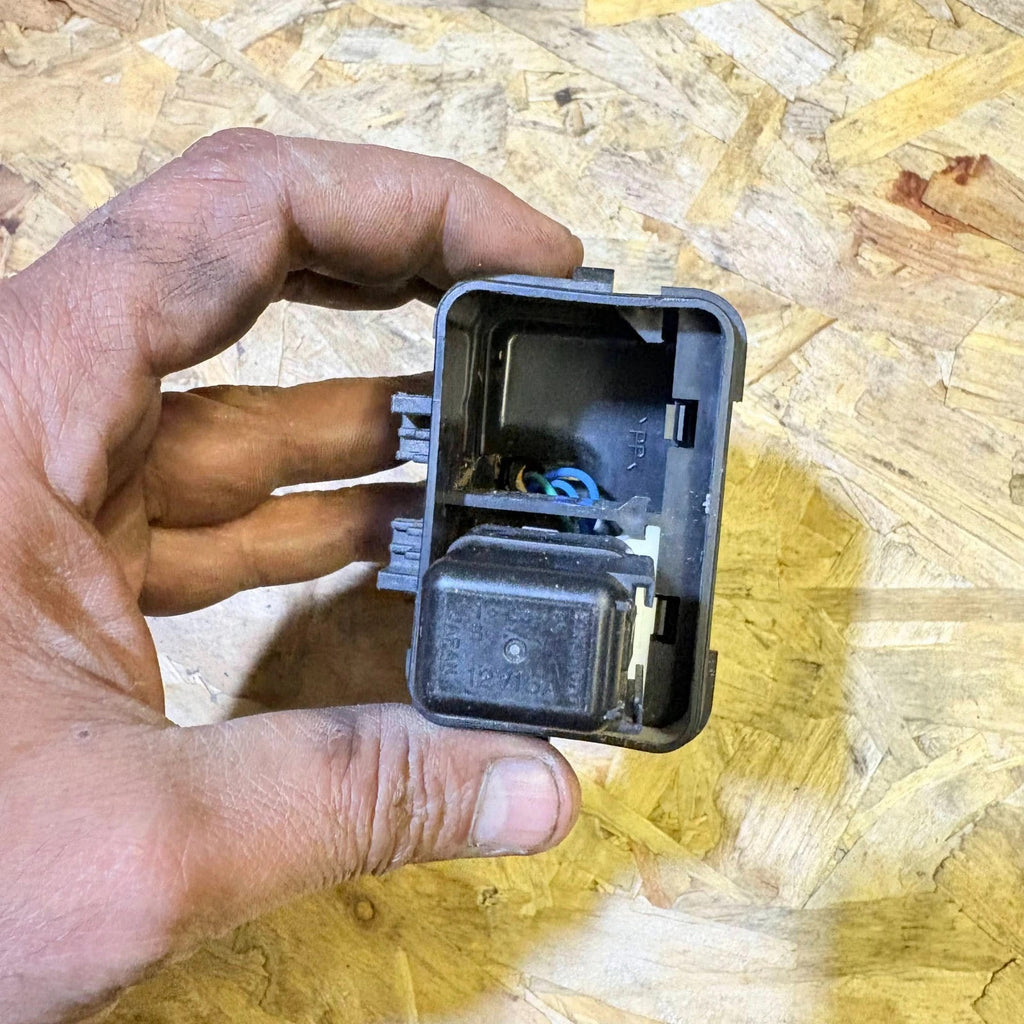 Cadillac CT5 Keyless Entry / TPMS Receiver Module 13535098 85104942 2020-2024