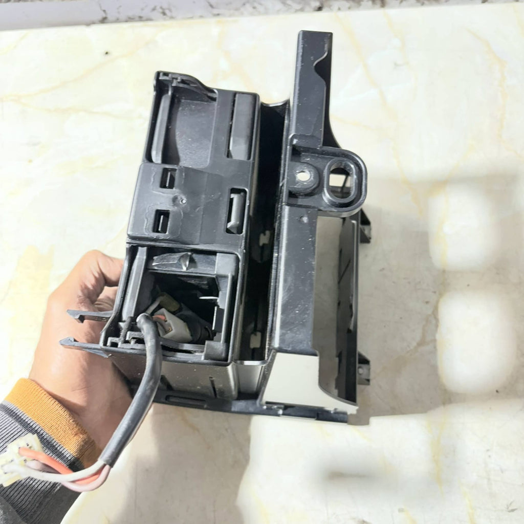 MERCEDES SPRINTER CENTRE ASHTRAY CUP HOLDER 9066800558