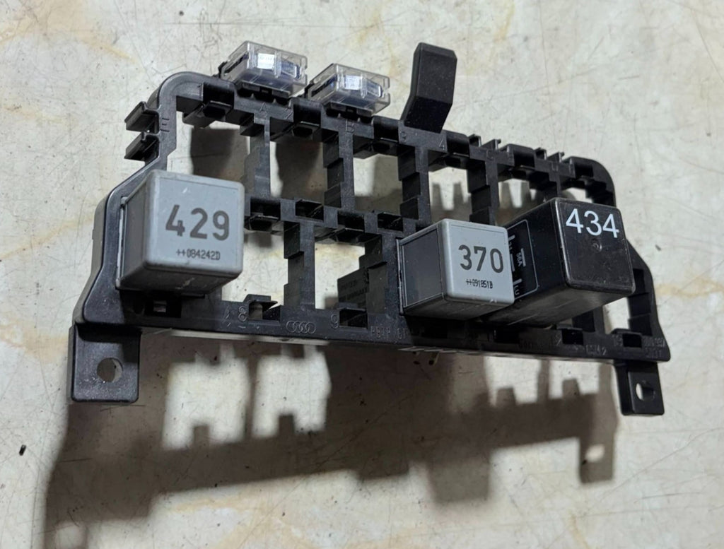 2006-2010 VW Beetle Mk1 Engine Fuse Box Relay Assembly