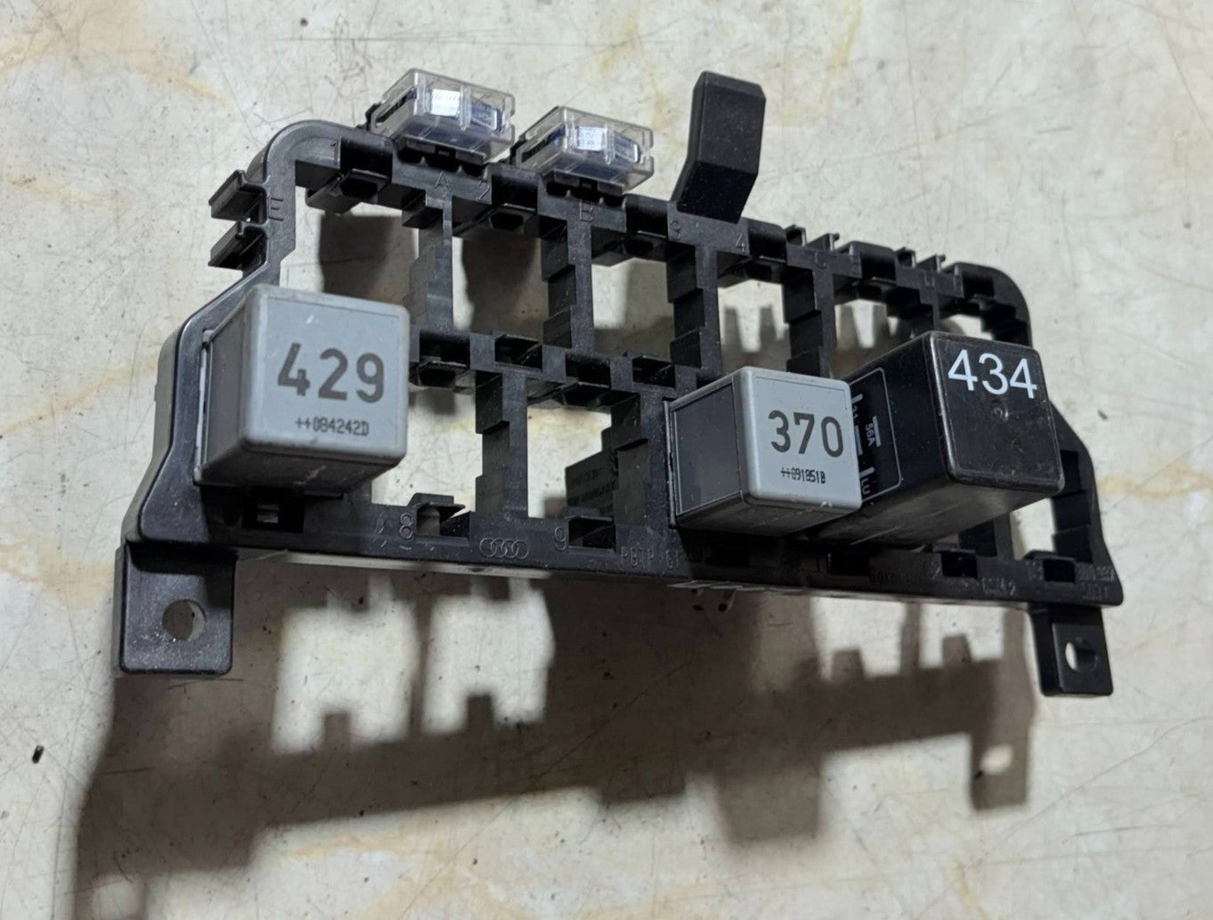 2006-2010 VW Beetle Mk1 Engine Fuse Box Relay Assembly