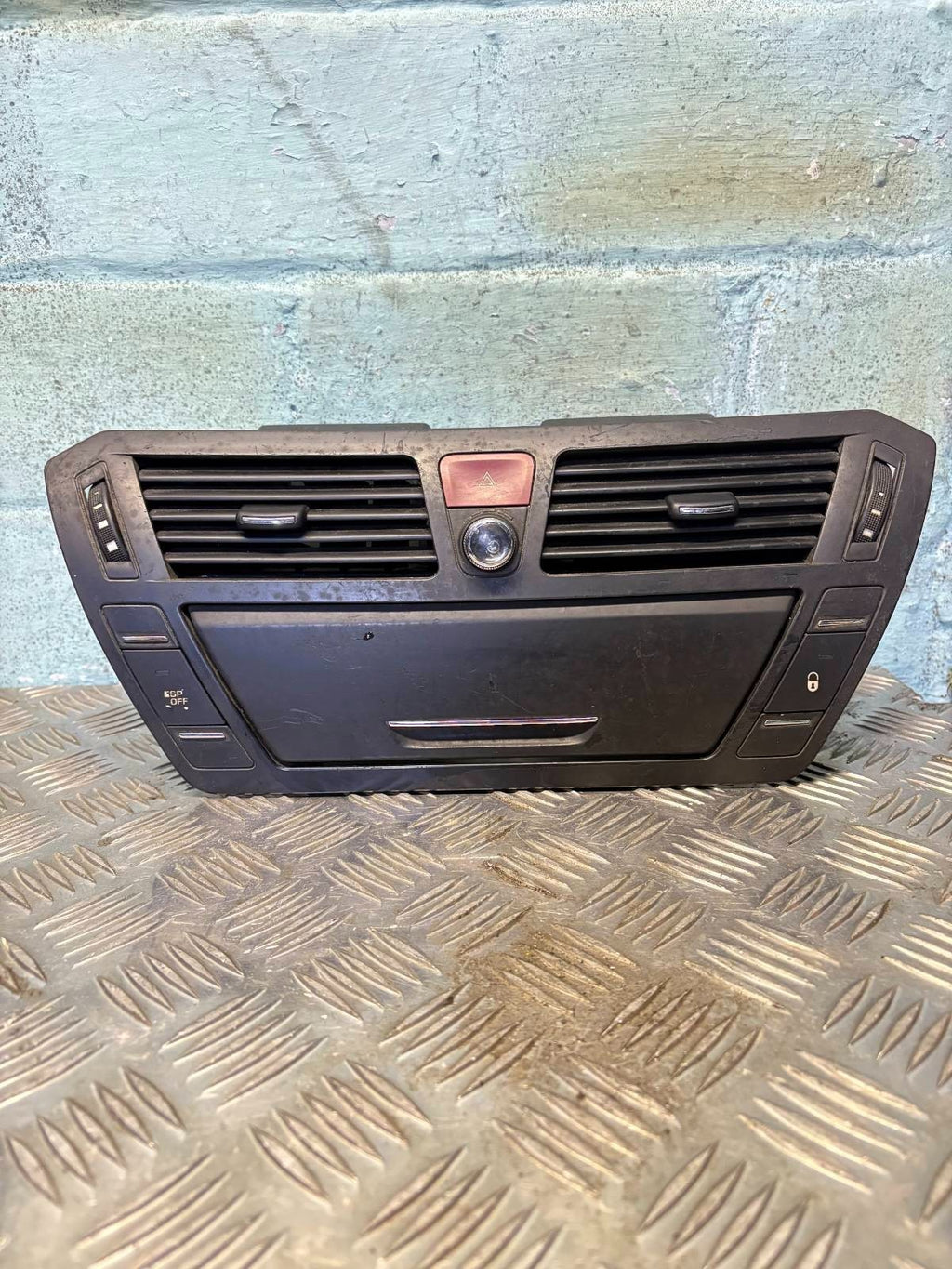 2008 CITROEN C4 PICASSO DASHBOARD CENTRE AIR VENTS & HAZARD SWITCH 303845