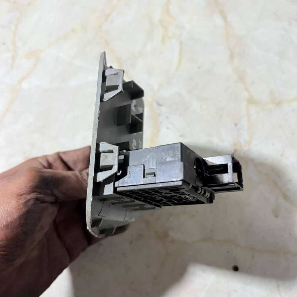 Renault Trafic II Vauxhall Vivaro A Headlight Switch Cover Trim Grey 91 168 902