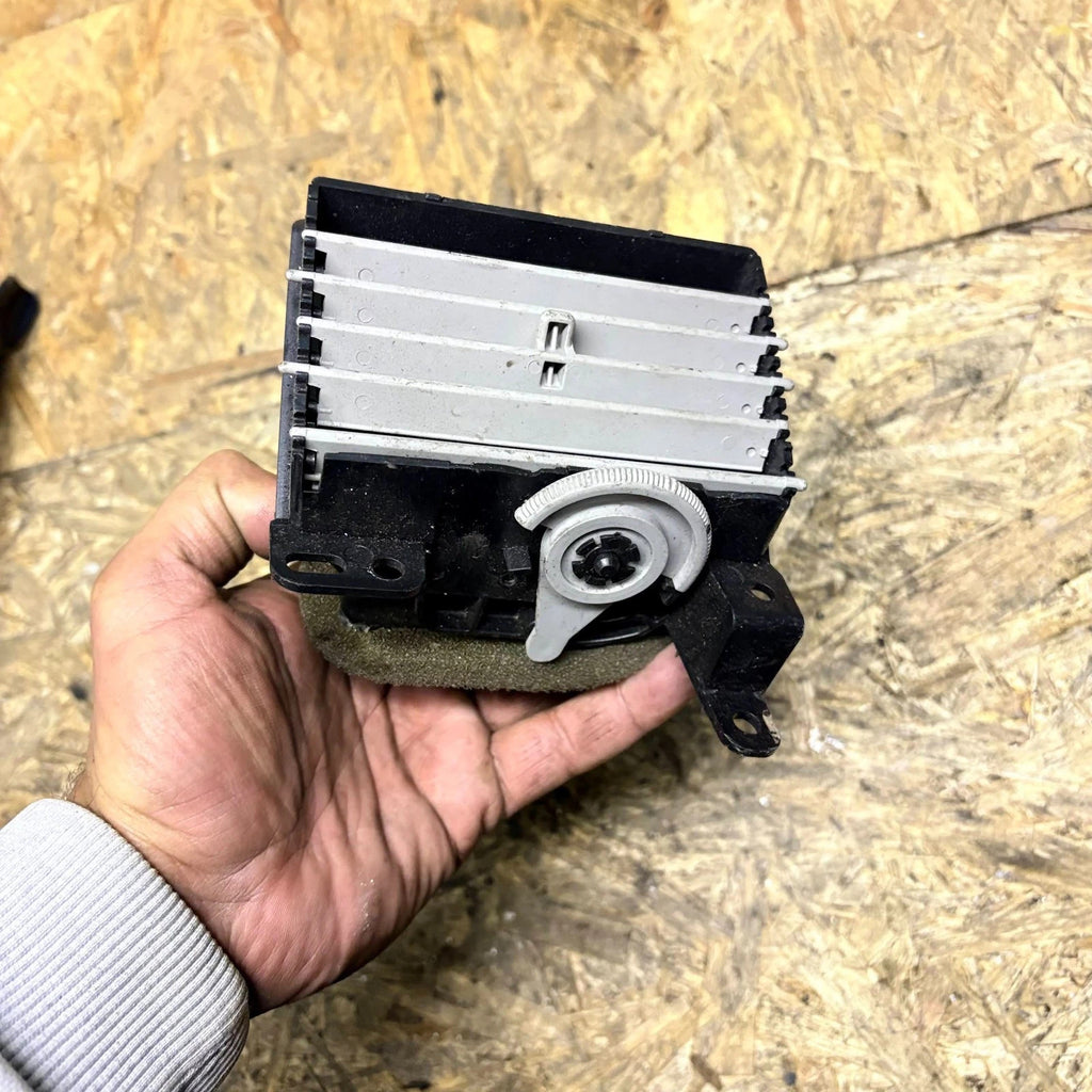 2006 Dodge Left Front Cooling Fan Control Module / Fan Module Unit - Tested