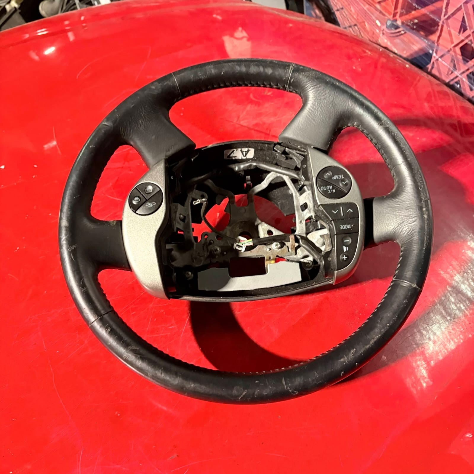 Toyota PRIUS 1.5 MULTIFUNCTION STEERING WHEEL LEATHER