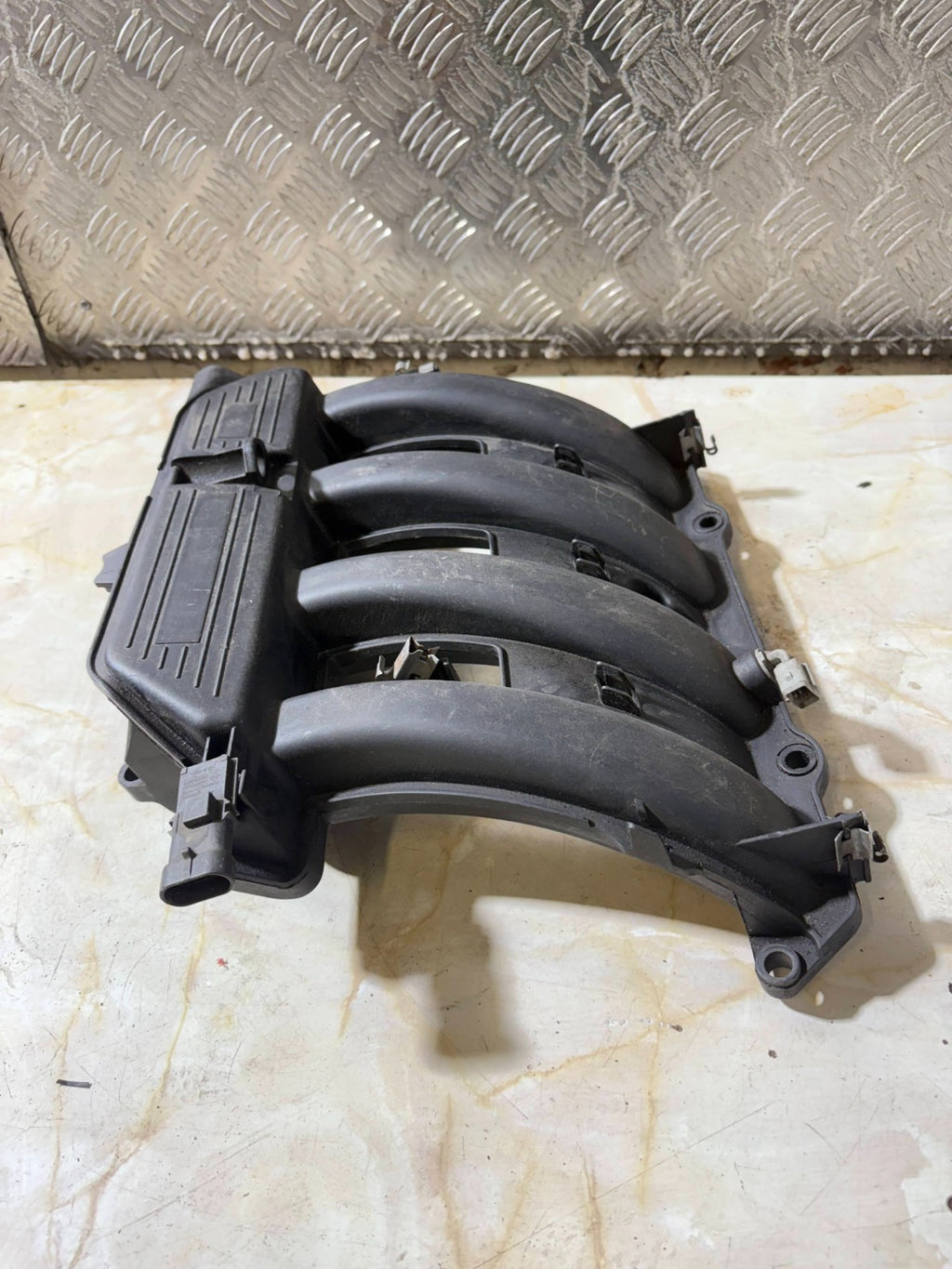 H7700105829 INTAKE MANIFOLD FOR RENAULT MEGANE 2002-2008 Mk2