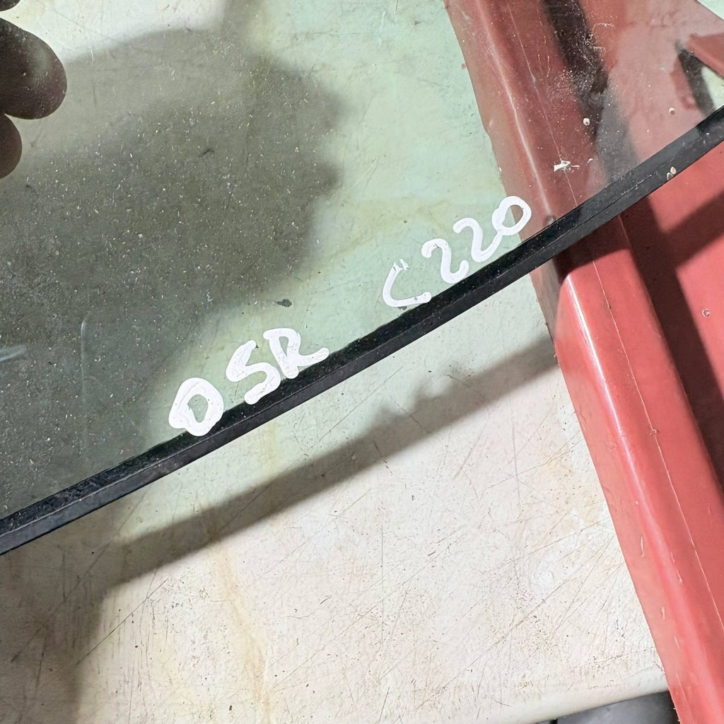 MERCEDES BENZ W203 C CLASS SALOON REAR WINDOW QUARTER GLASS OSR SIDE 43R-001193