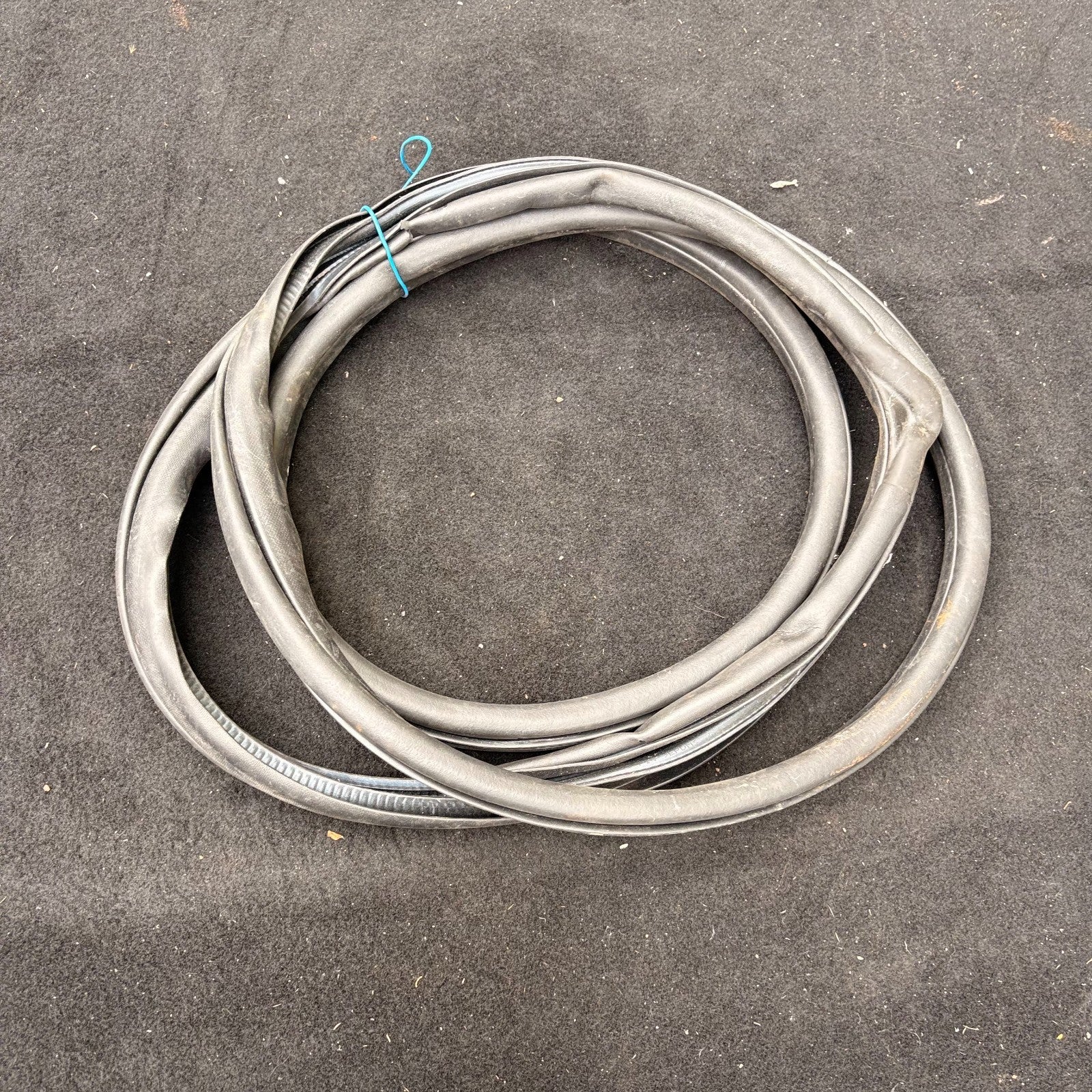 MAZDA 2 DE MK3 2007-2014 REAR LEFT N/S REAR DOOR RUBBER WEATHERSTRIP