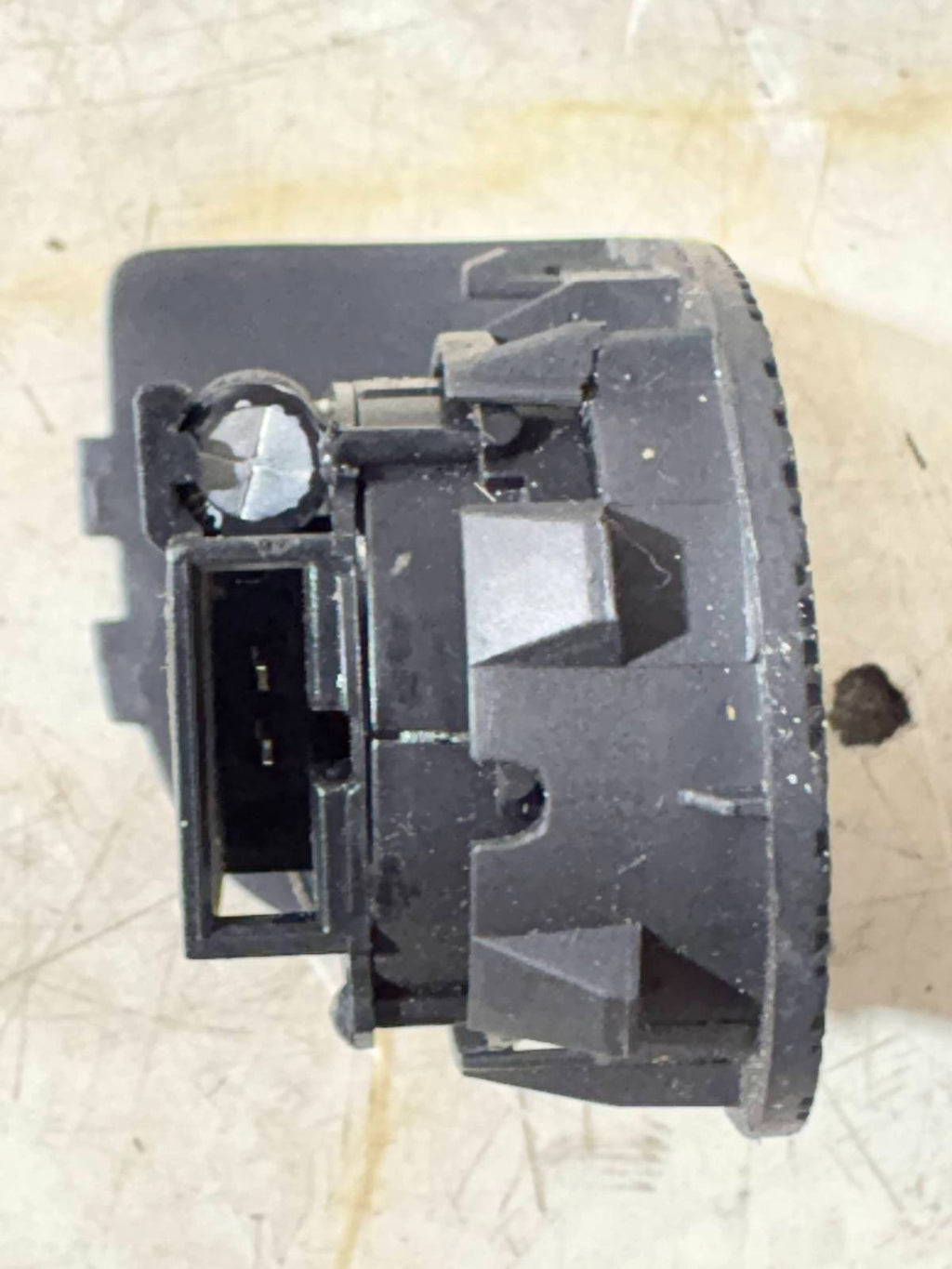 Sharan 2007 7M Cover Box Speaker Rear Side Passenger Left 7M3.035 411 B