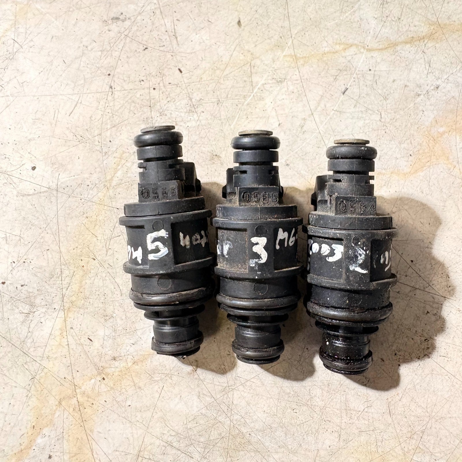 MG 2002-2005 FUEL INJECTORS MJY100620 SET OF 3