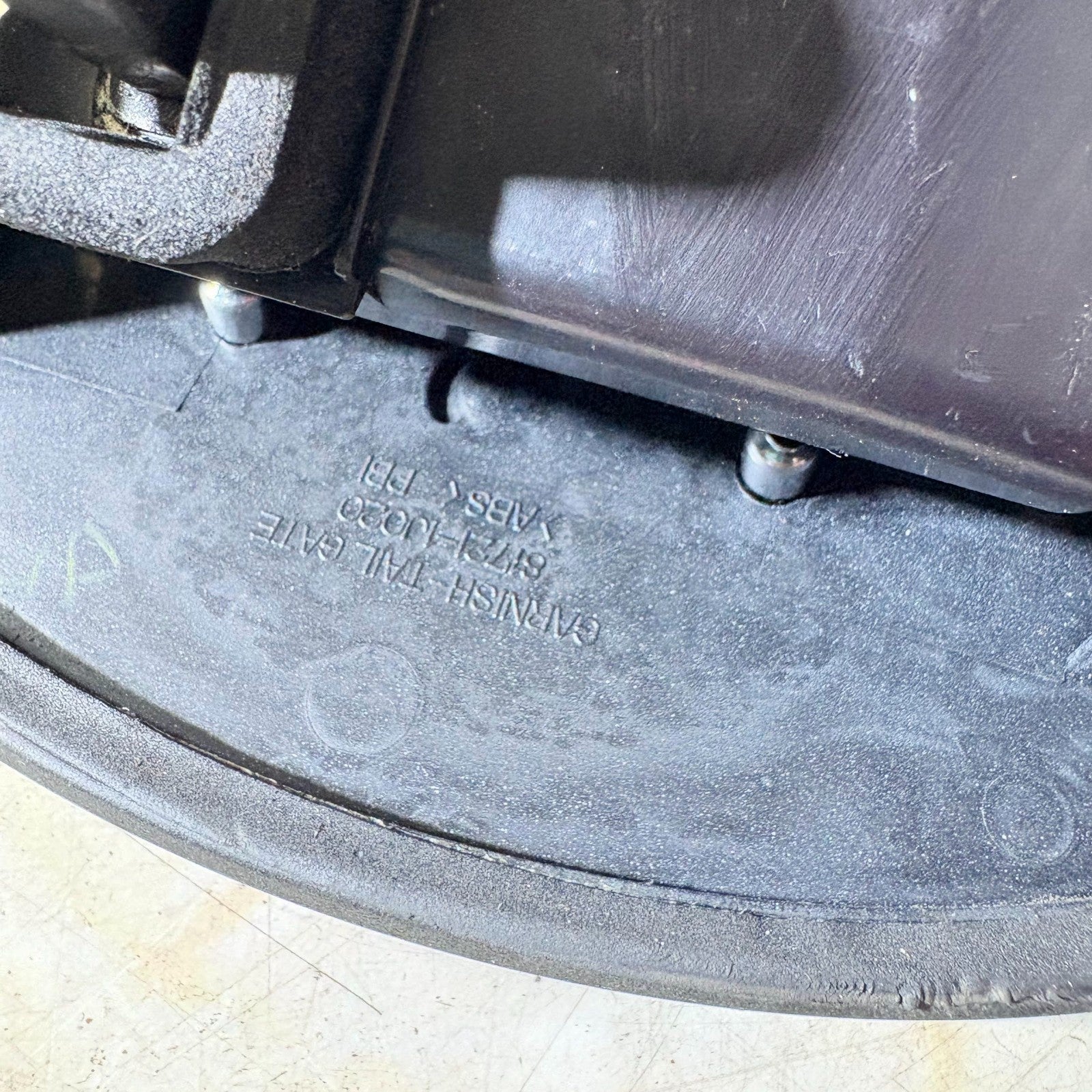 HYUNDAI I20 2009 REAR TAILGATE BOOT RELEASE BADGE HANDLE 81721-1J020