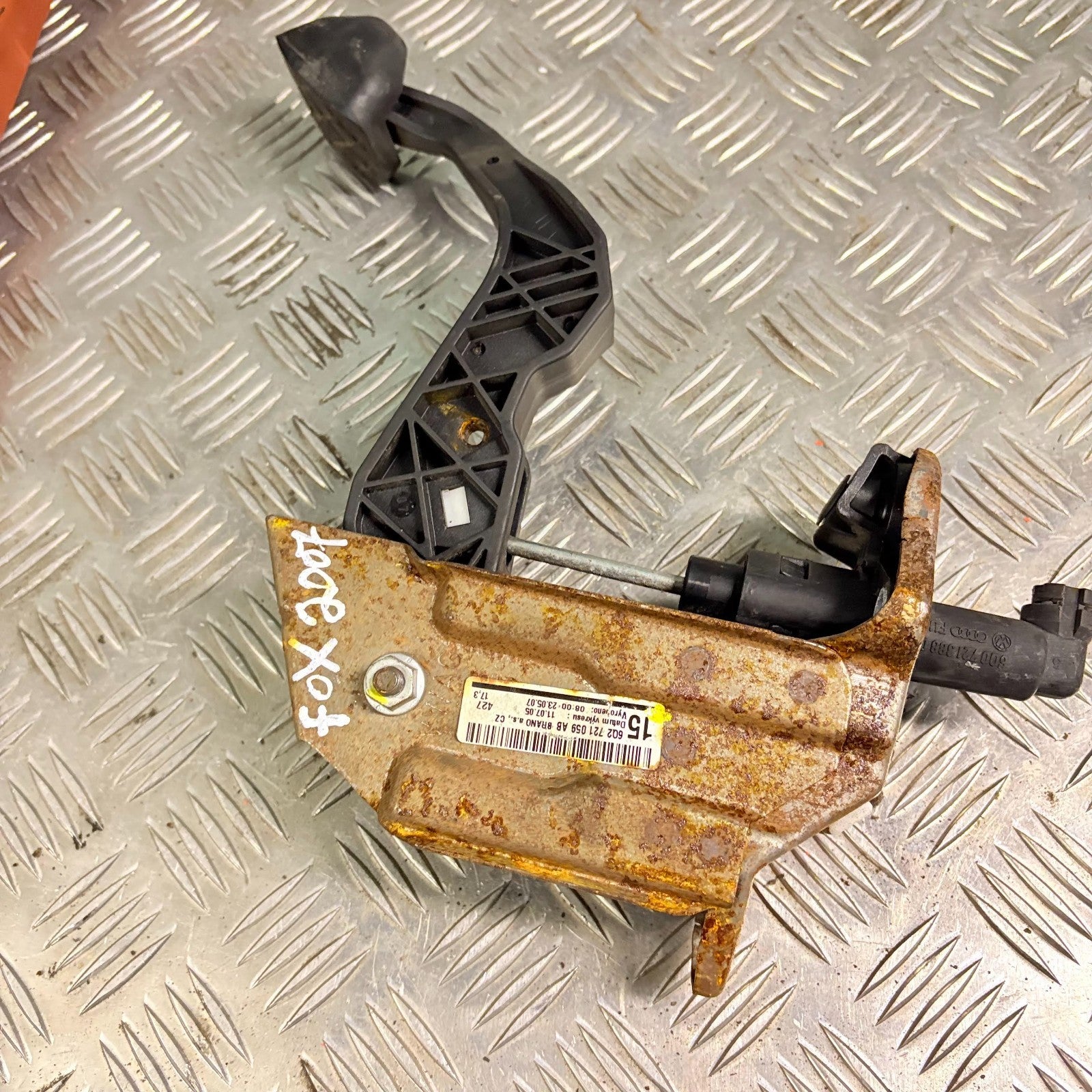 VW FOX Clutch Pedal 6Q2721059AB 2007