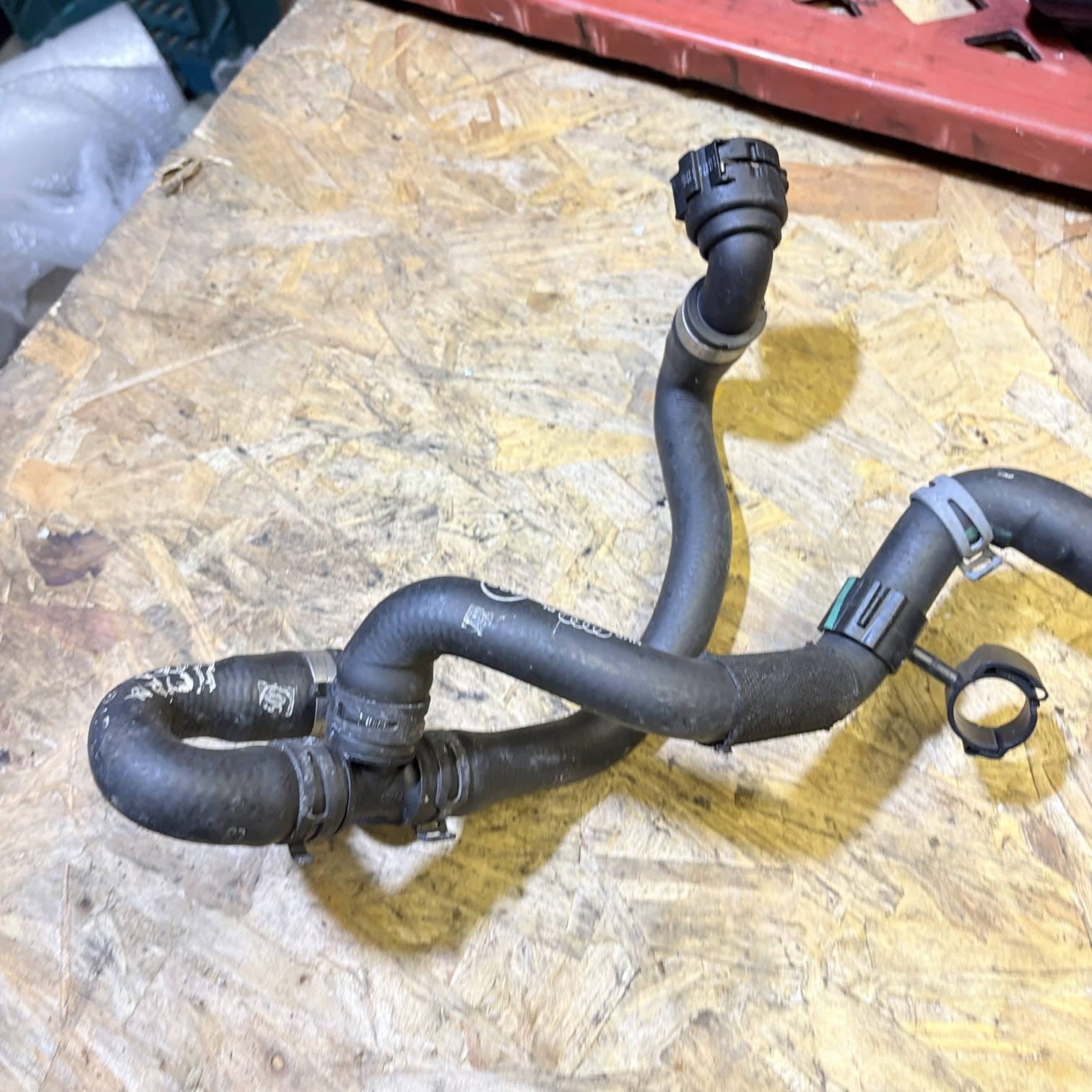 Audi A4 2.0 TDI CJCD-Heater Matrix Coolant Pipes-8K0819334AB