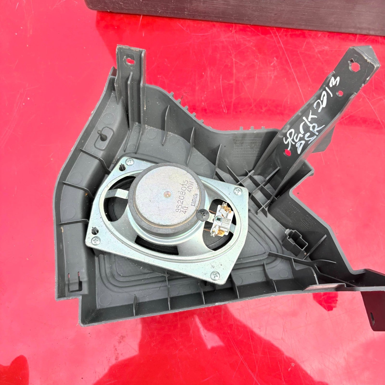 Chevrolet Spark 2013 Right Rear Speaker & Parcel Shelf Bracket 95983912