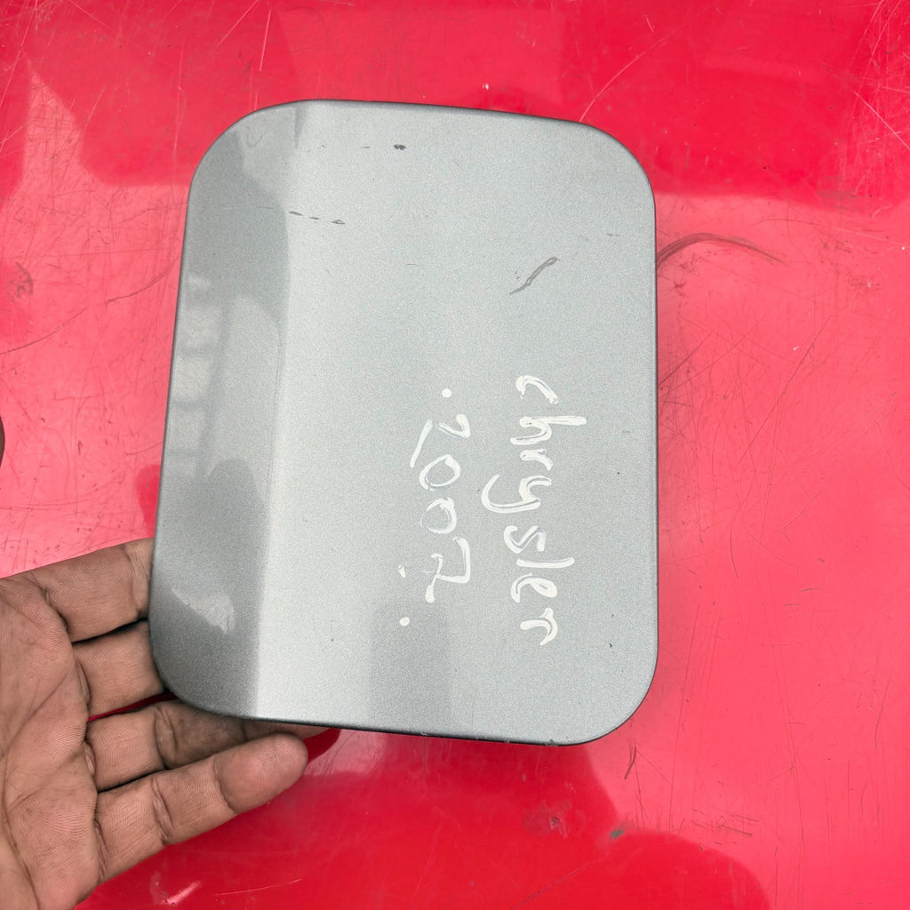 Fuel door Gas cover Tank cap (FUEL FILLER FLAP) for Chrysler 2007