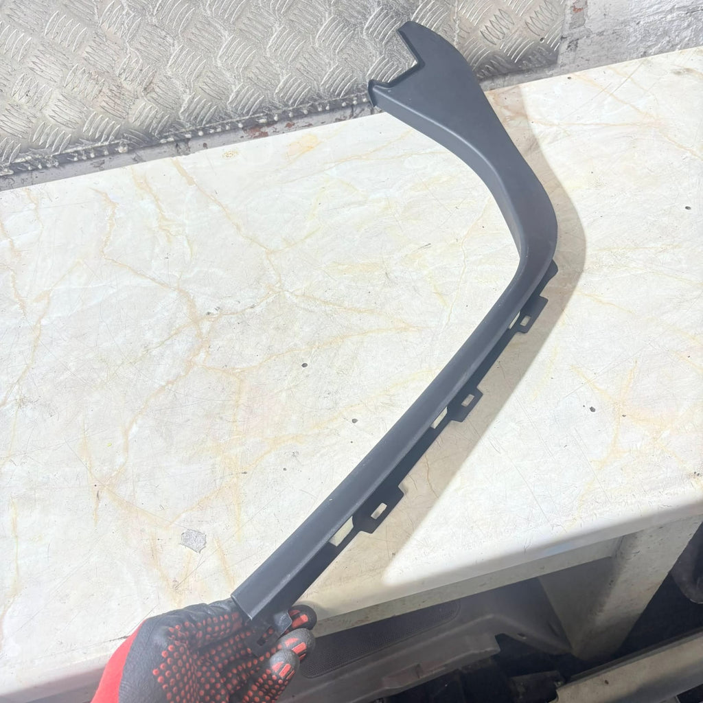 FORD FOCUS 2014 REAR DOOR SILL SCUFF UPPER MOULDING TRIM STRIP BM51-A254K07-ACW