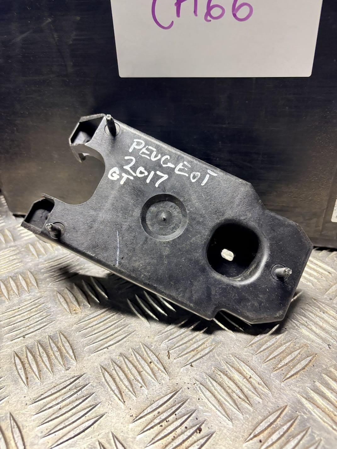 2017 PEIGEOT ARM REST SUPPORT BRACKET GT-LINE PURETECH S/S 9677863680