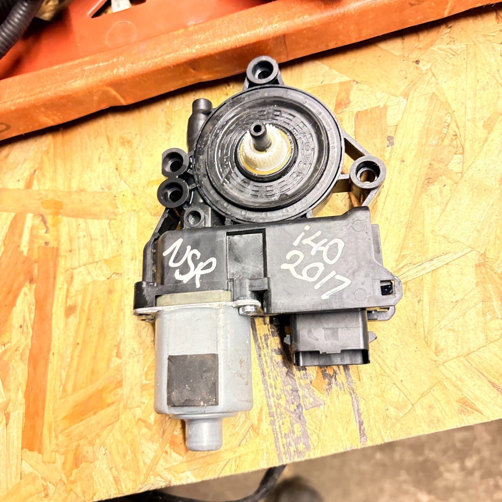 HYUNDAI I40 2017 WINDOW MOTOR REGULATOR REAR LEFT PASSENGER SIDE 834503Z010