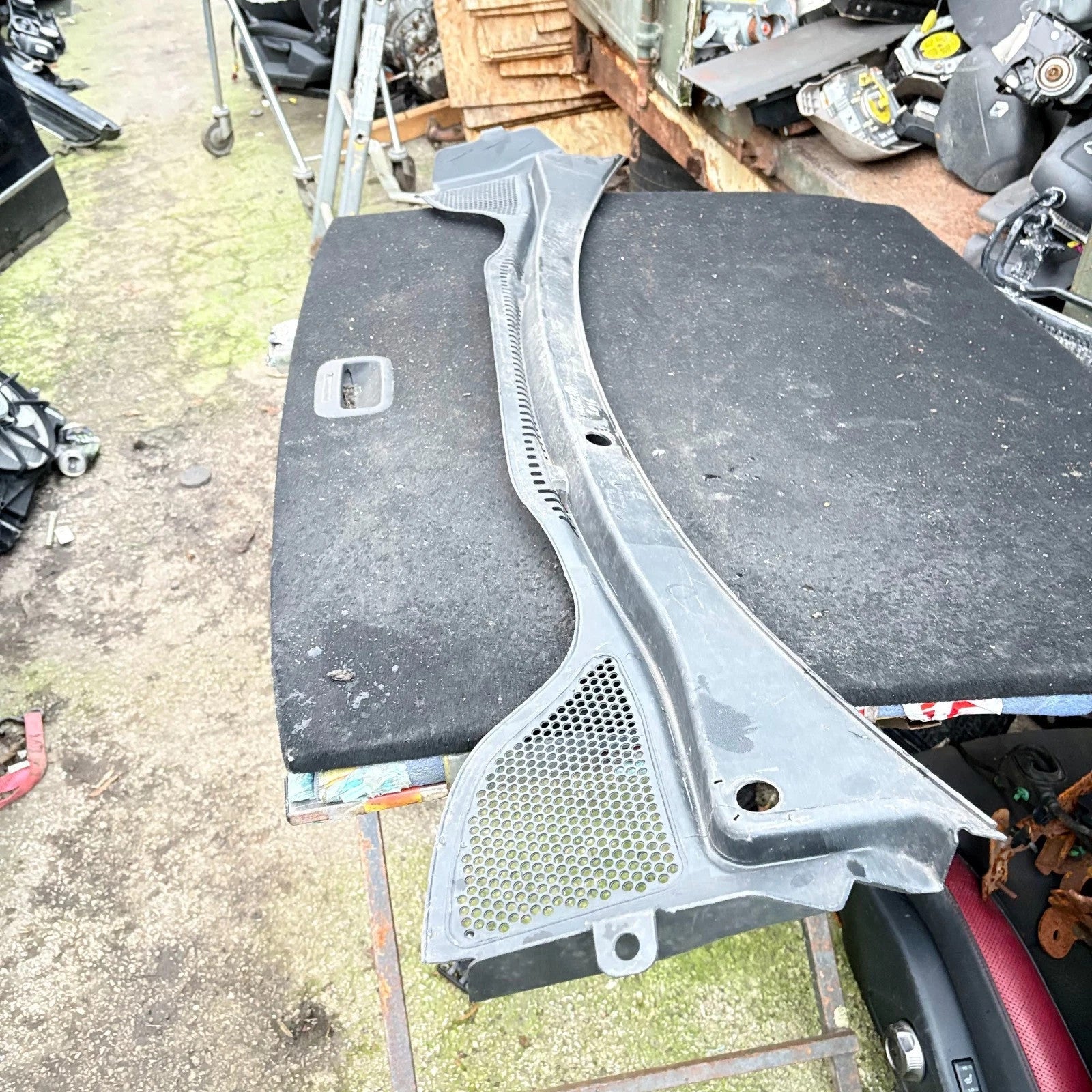 Seat Ibiza Windscreen Scuttle Panel 6j2853185b 2008-2017