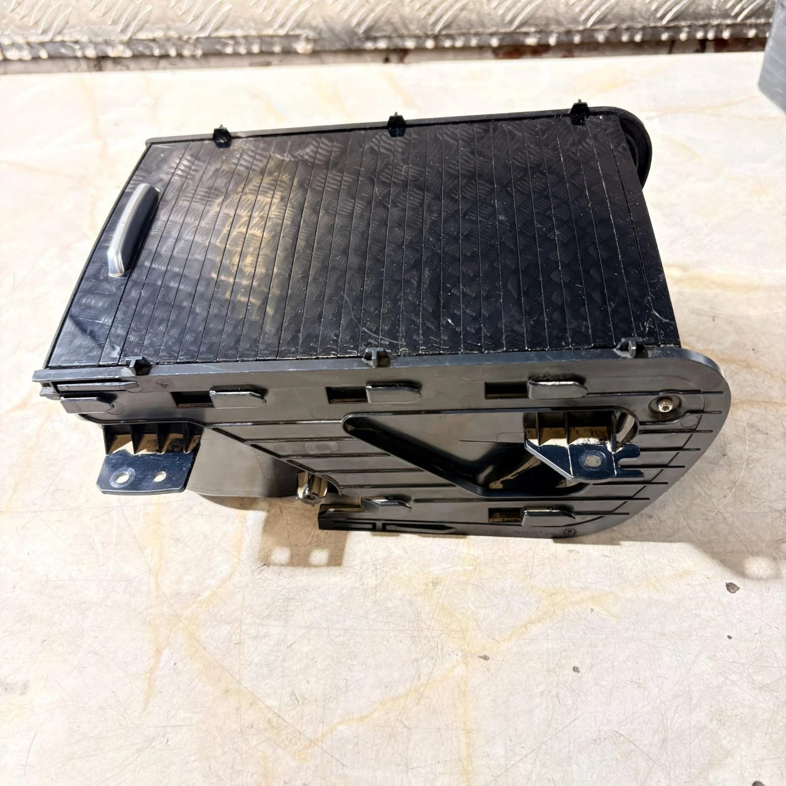 2011-2018 Range Rover Evoque L538 Cup Holder 12V Lighter RHD BJ32-600D00-CB