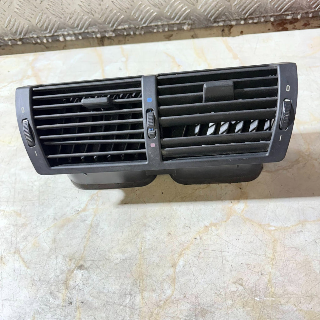 BMW X5 E53 2000-2006 Centre Dashboard Air Vent 8402221