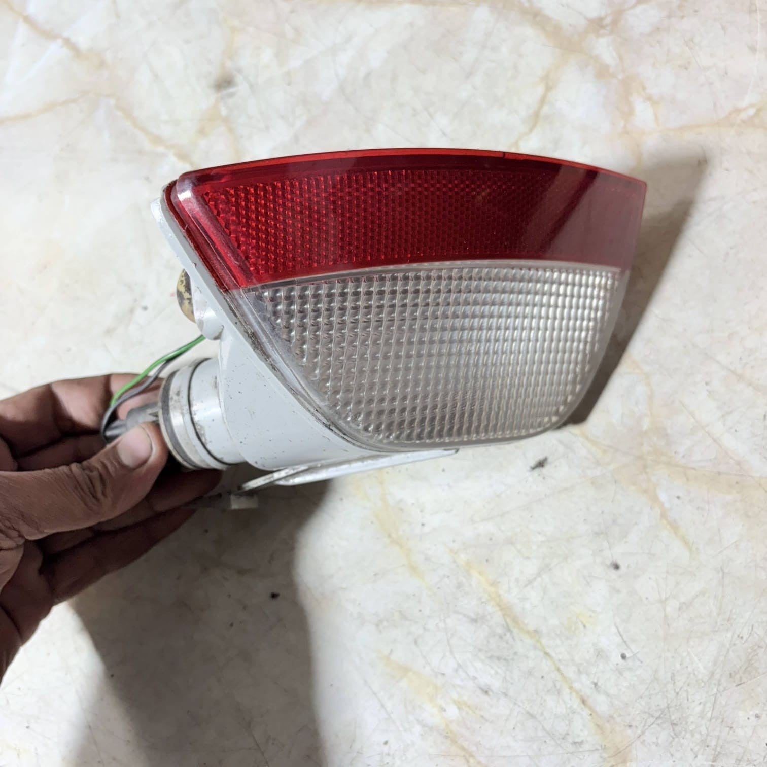 2014 FORD FOCUS REAR FOG LIGHT XS4X-15K273-A XS4X-15501-A C383