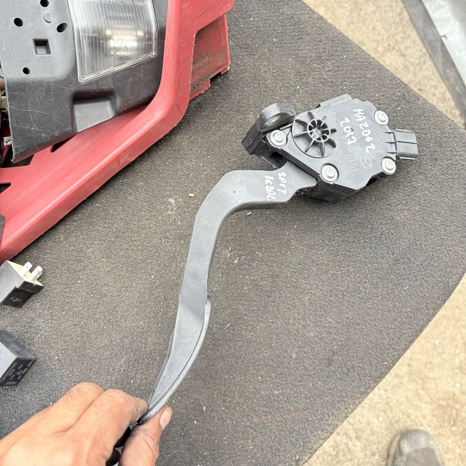 MAZDA 2 ACCELERATOR THROTTLE PEDAL 1.3 PETROL K4238-7400 (2013)